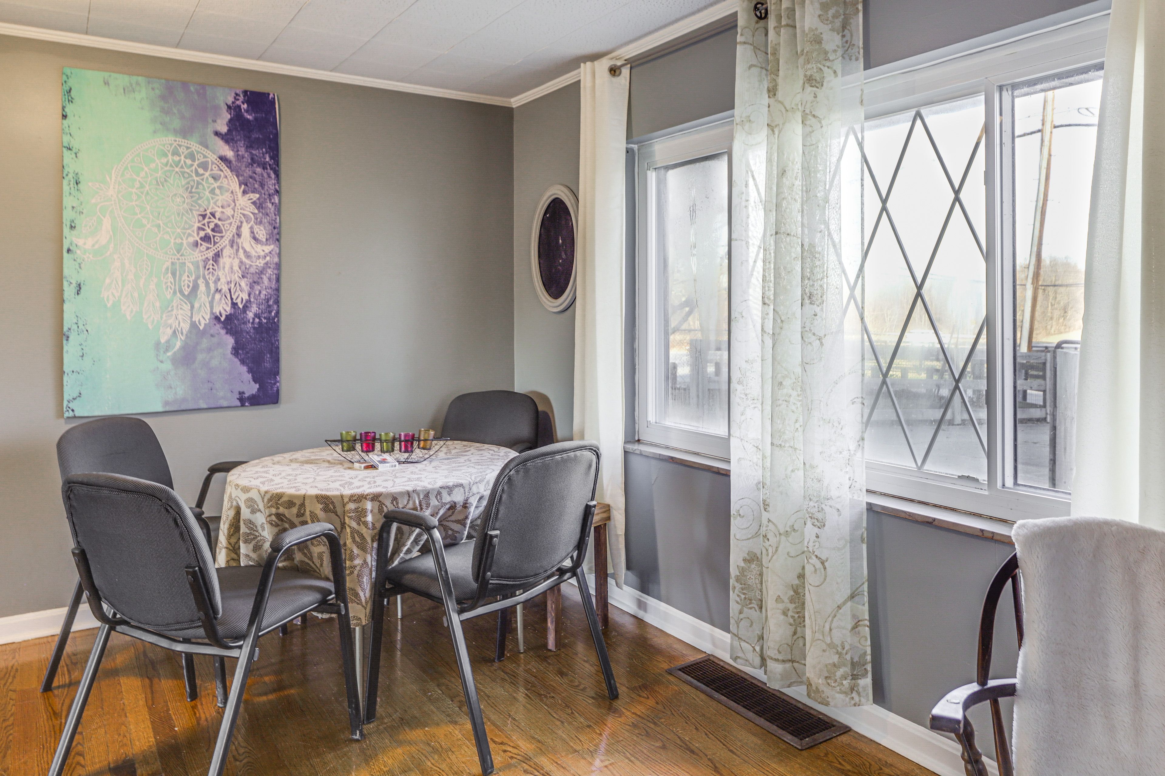 Dining Area | Dishware/Flatware