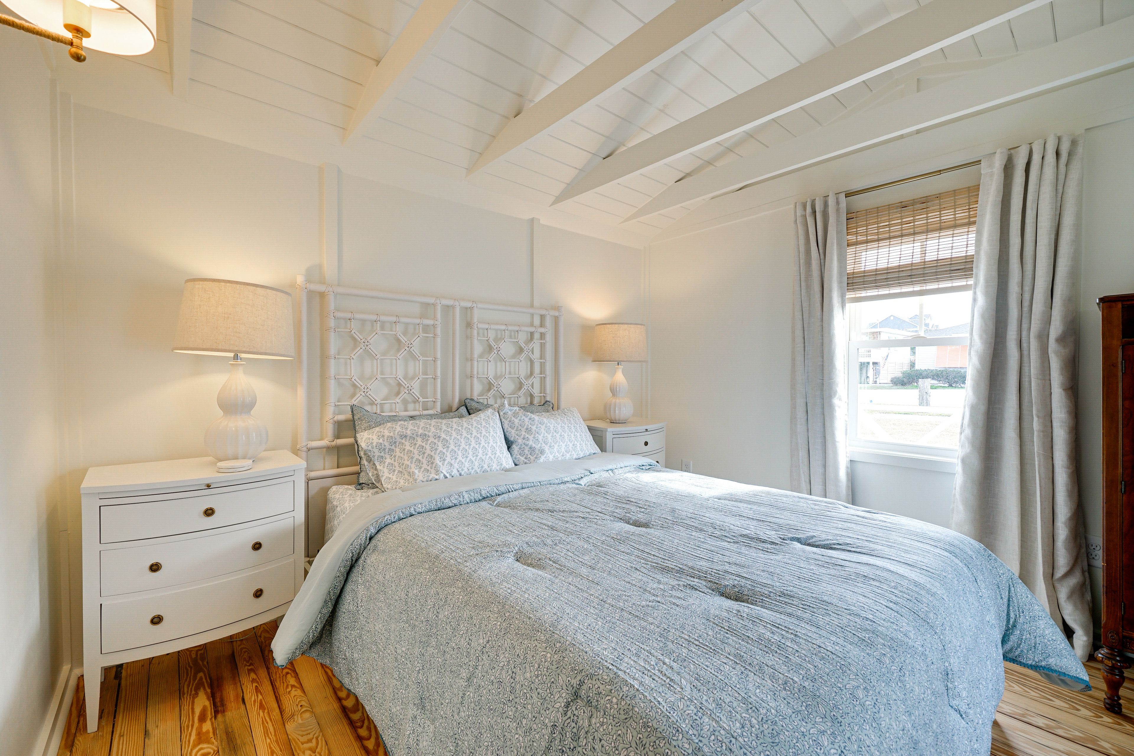 Bedroom 2 | Queen Bed