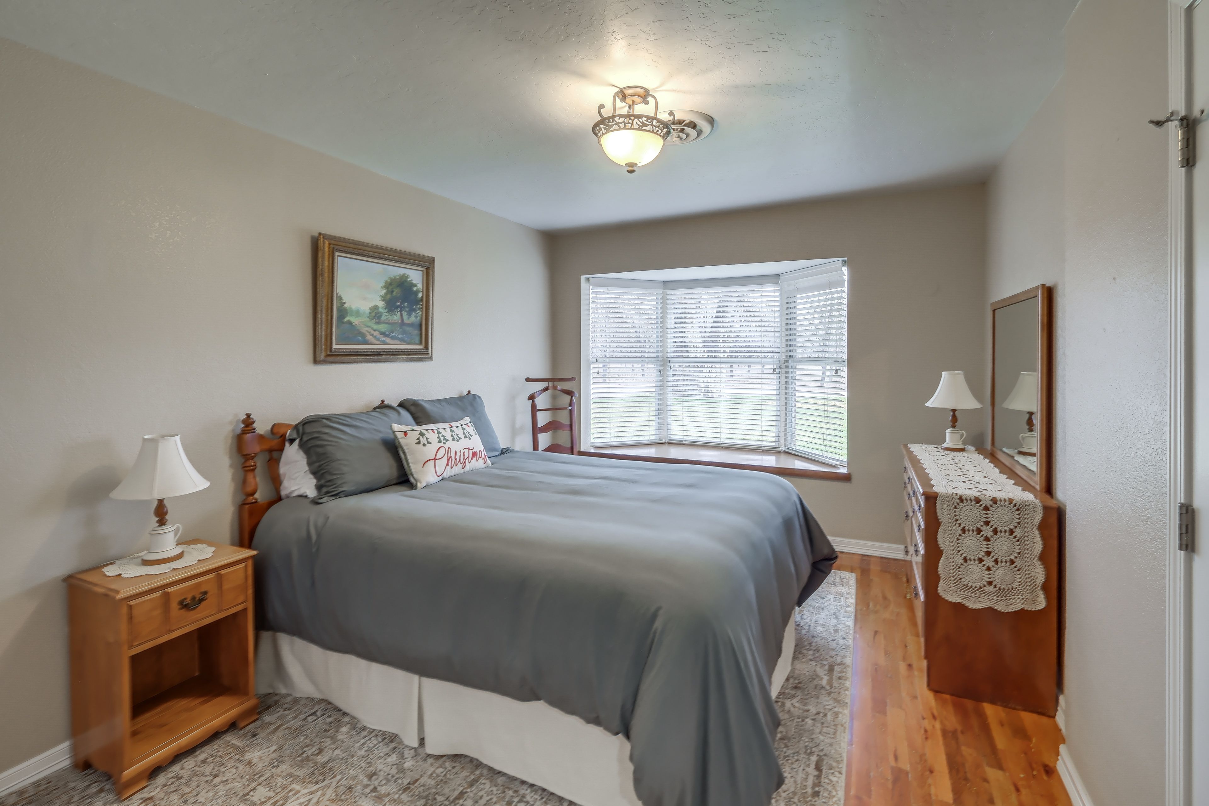 Bedroom 2 | Queen Bed