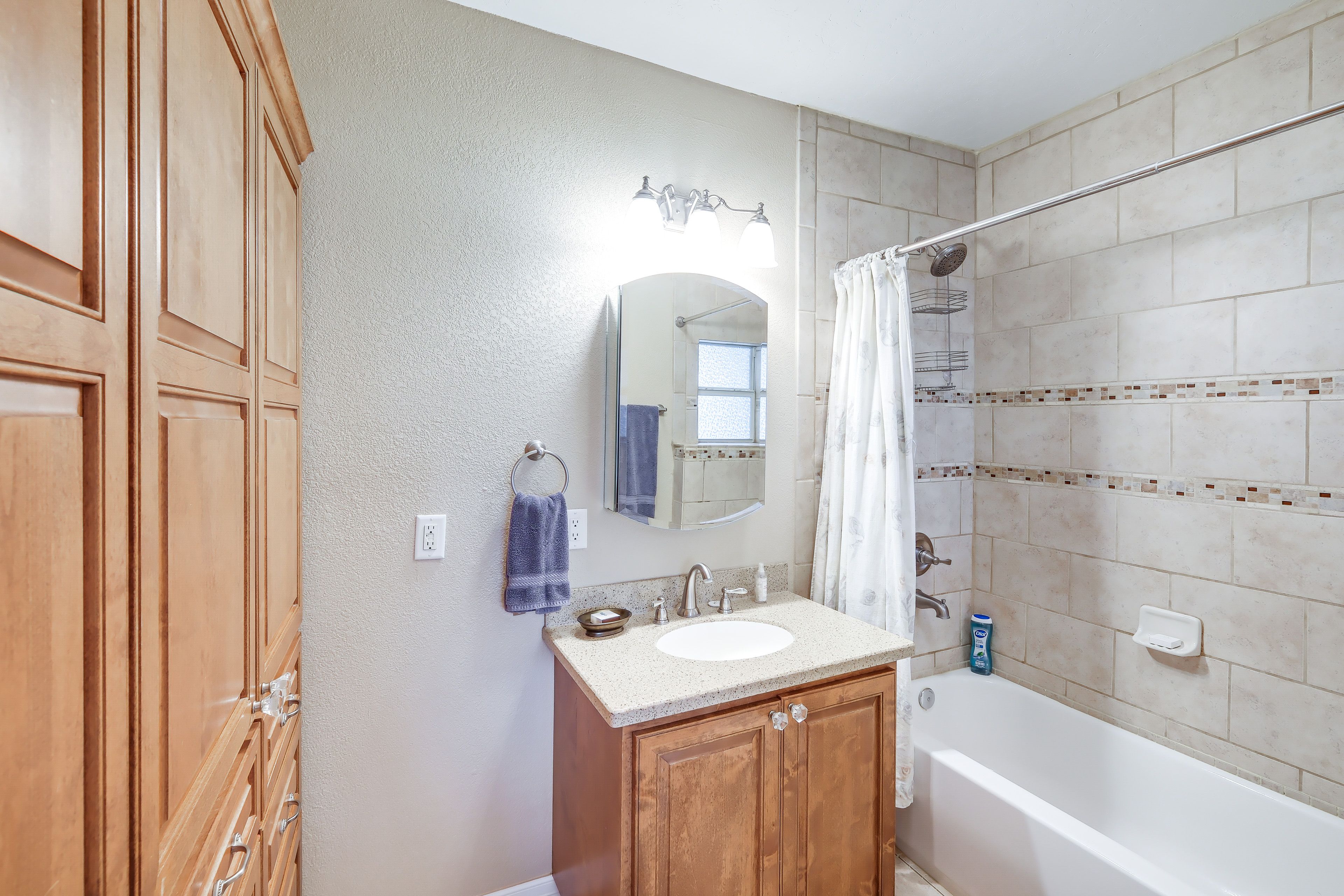 Full Bathroom