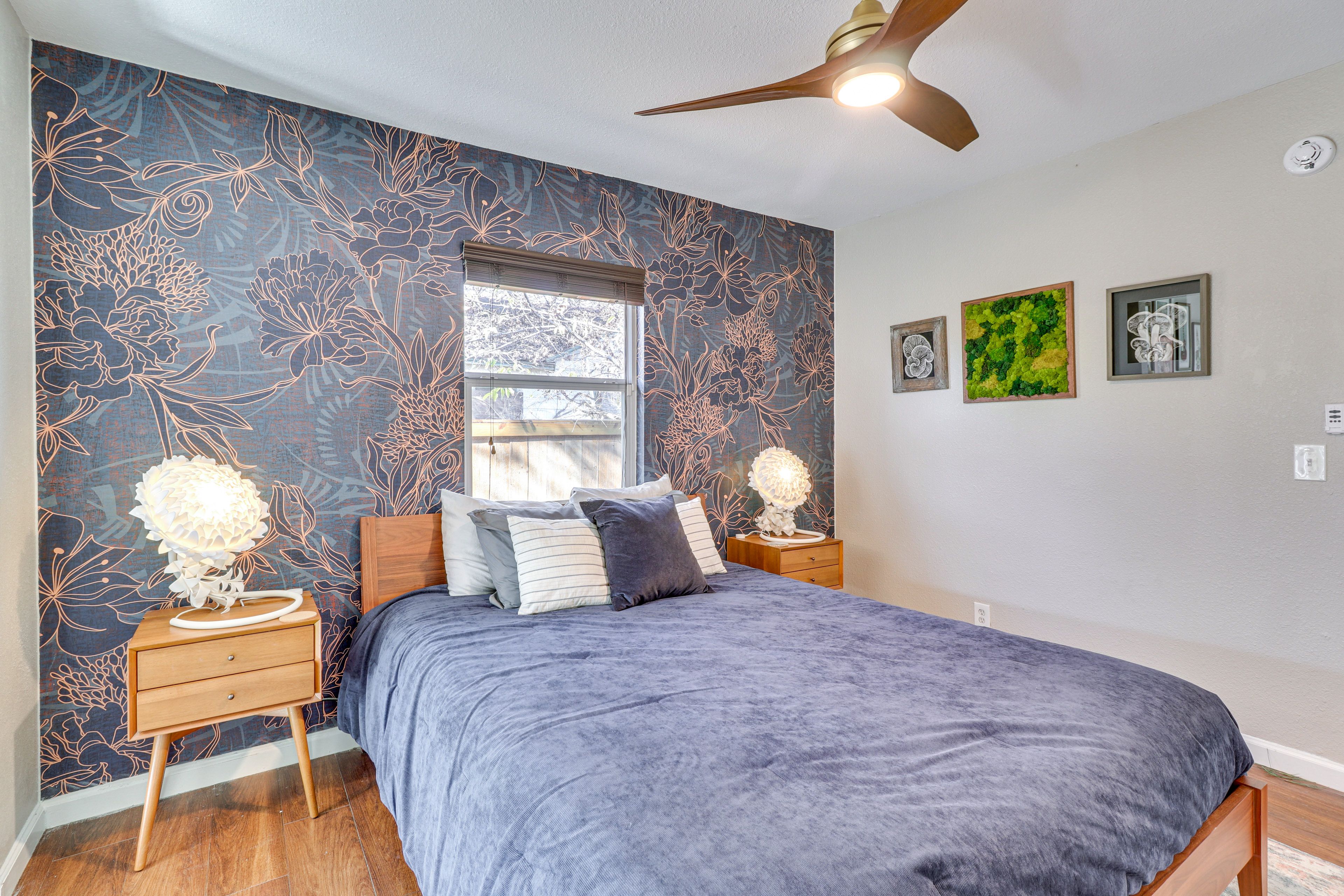 Bedroom 1 | Queen Bed