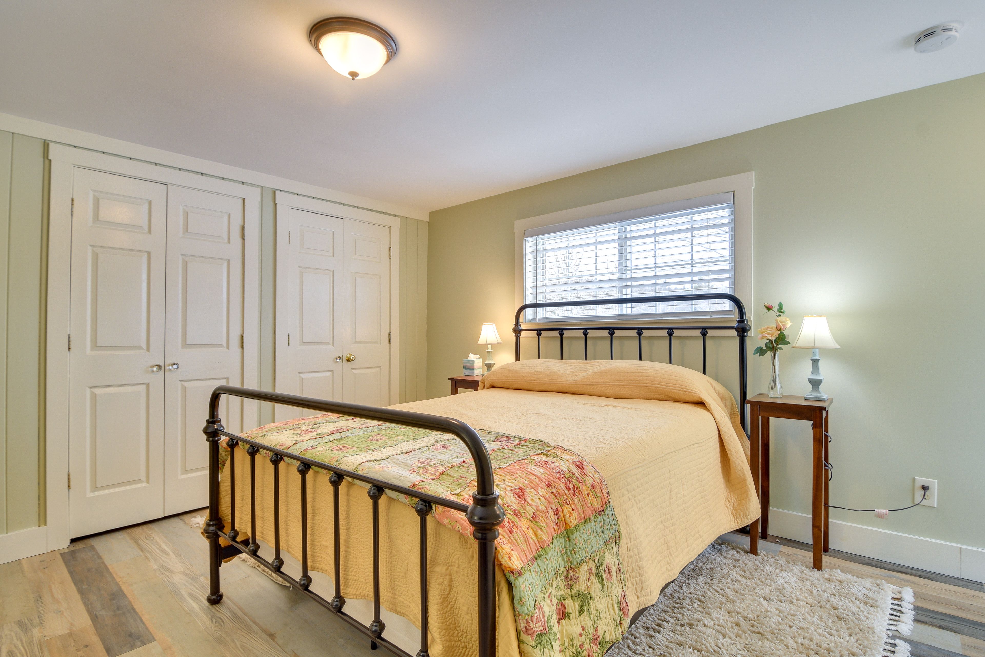 Bedroom 4 | 1st Floor | Queen Bed