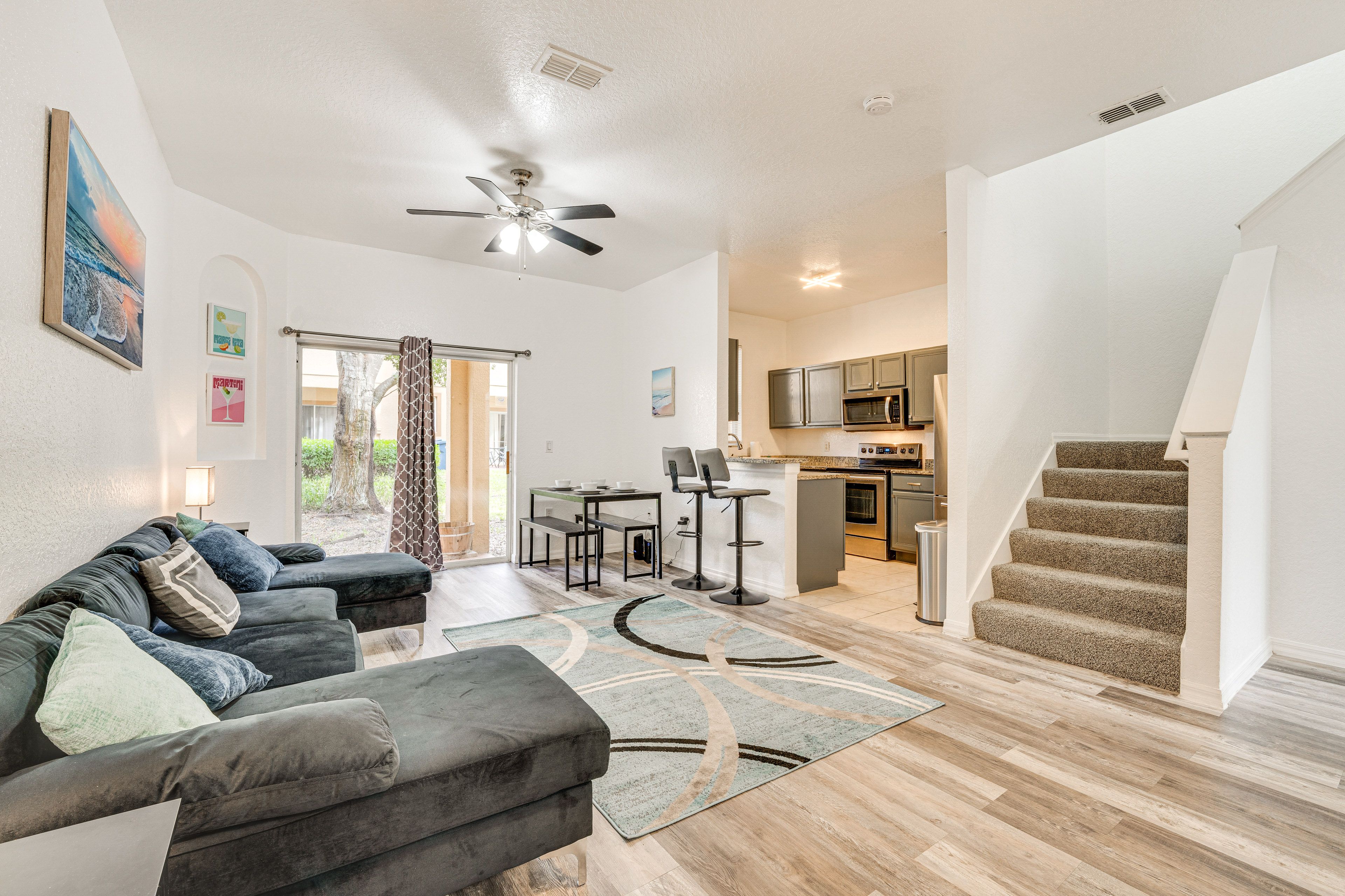 Living Room | 1st Floor | Smart TV | Free WiFi | Central A/C & Heating