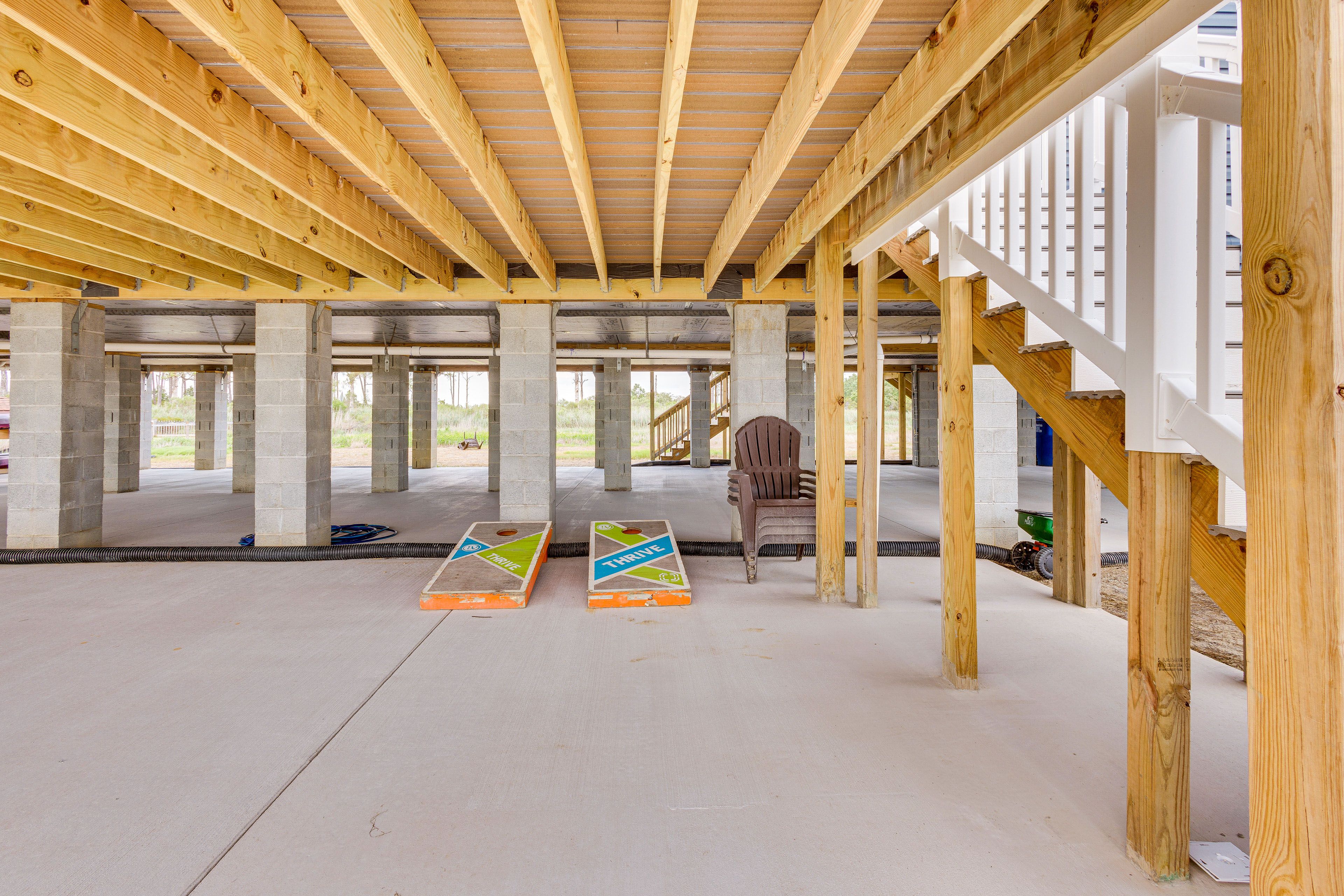 Covered Patio | Cornhole
