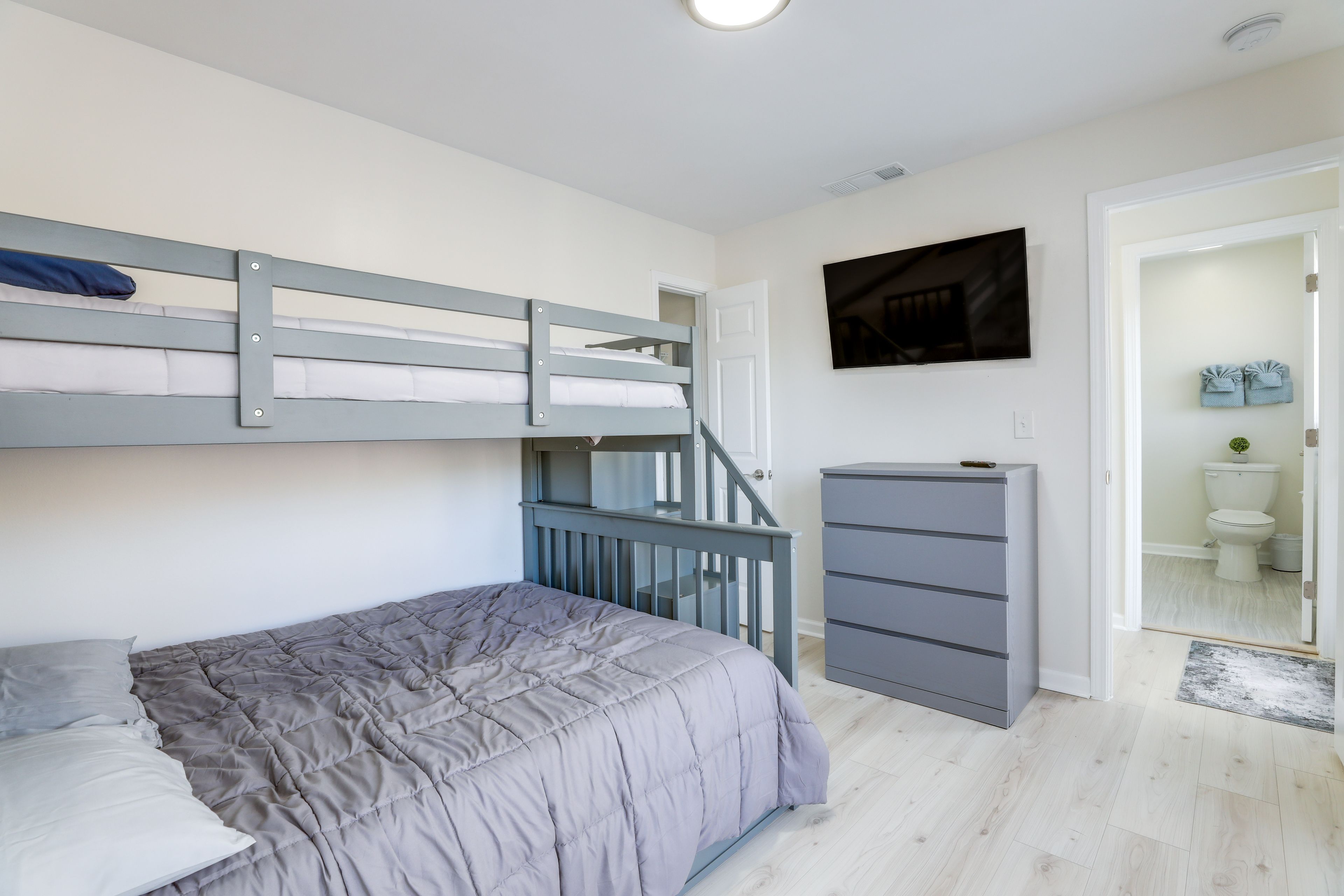 Bedroom 5 | 2nd Floor | Twin/Full Bunk Bed w/ Twin Trundle | Smart TV