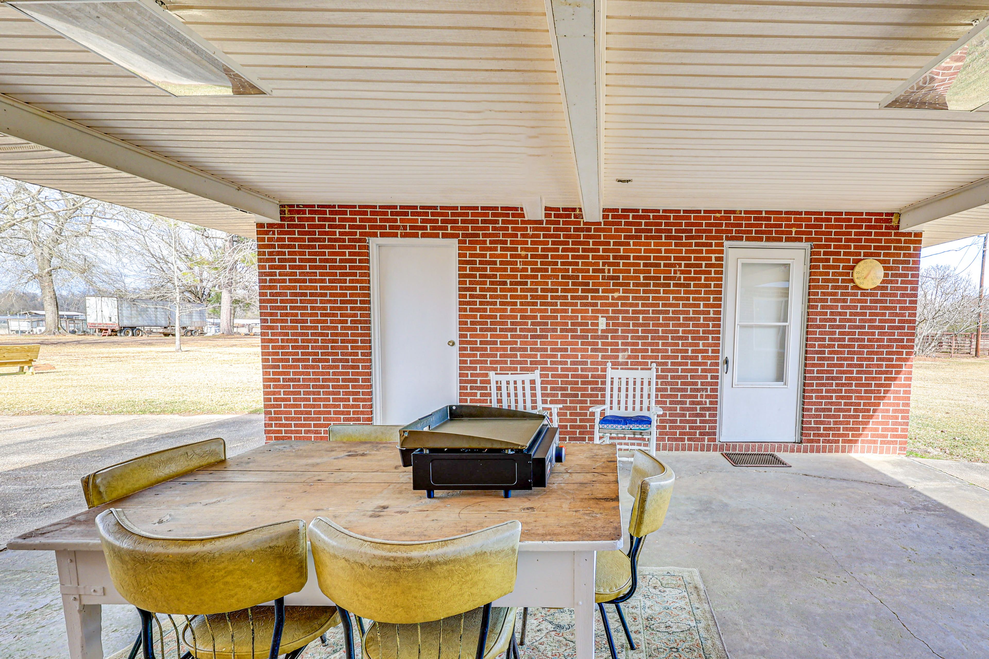 Patio | Tabletop Grill | Cornhole