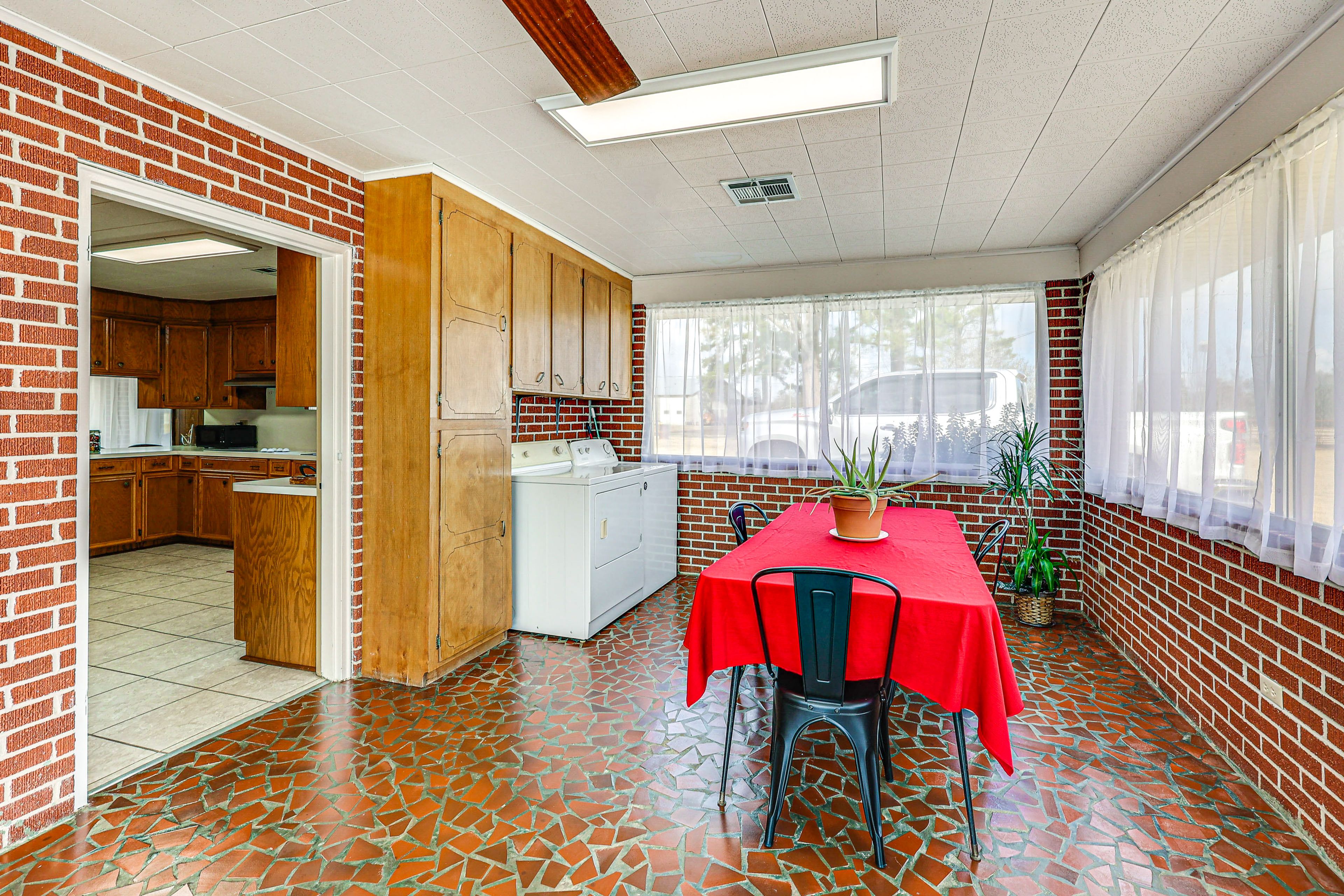 Sunroom | Washer & Dryer