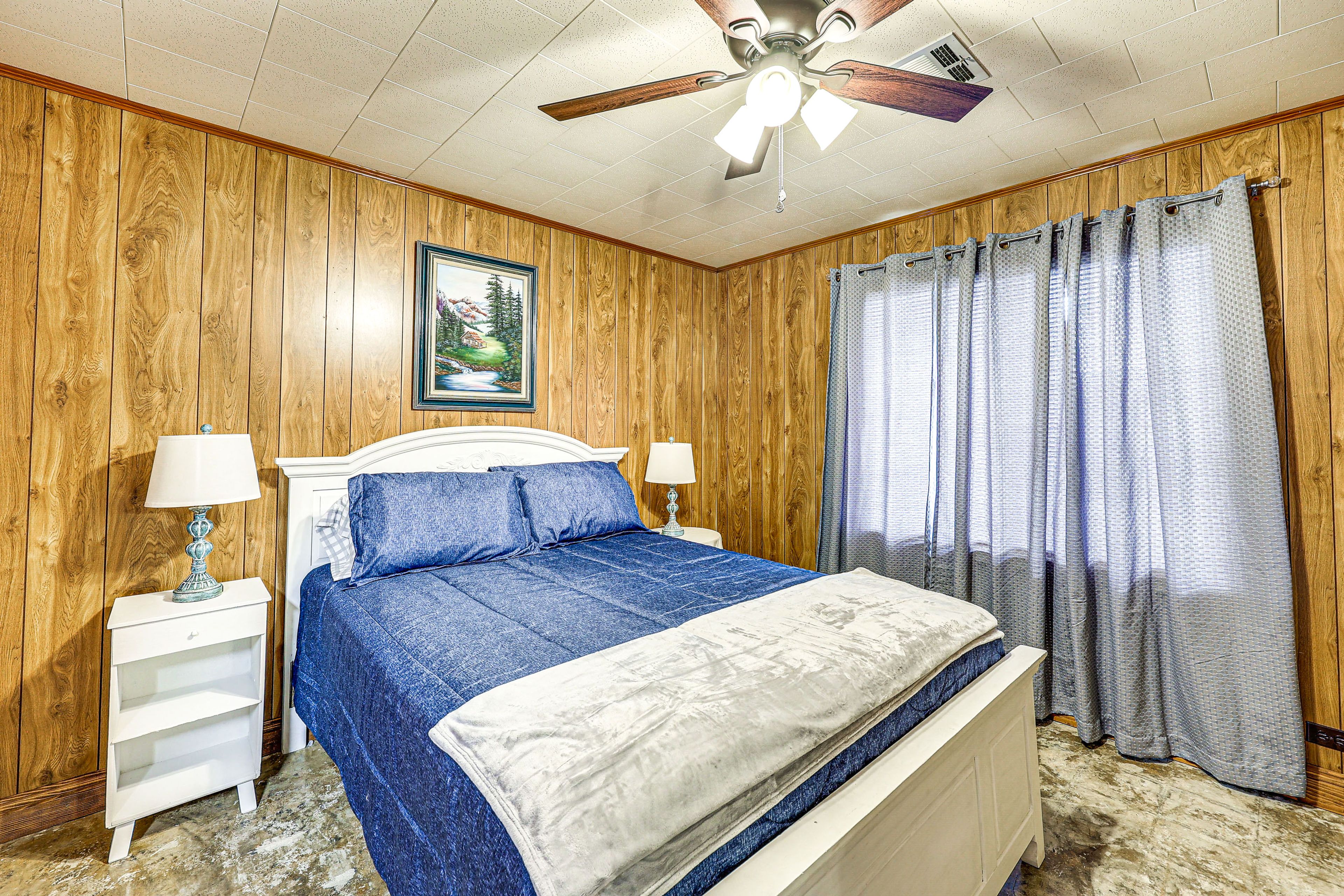 Bedroom 2 | Queen Bed