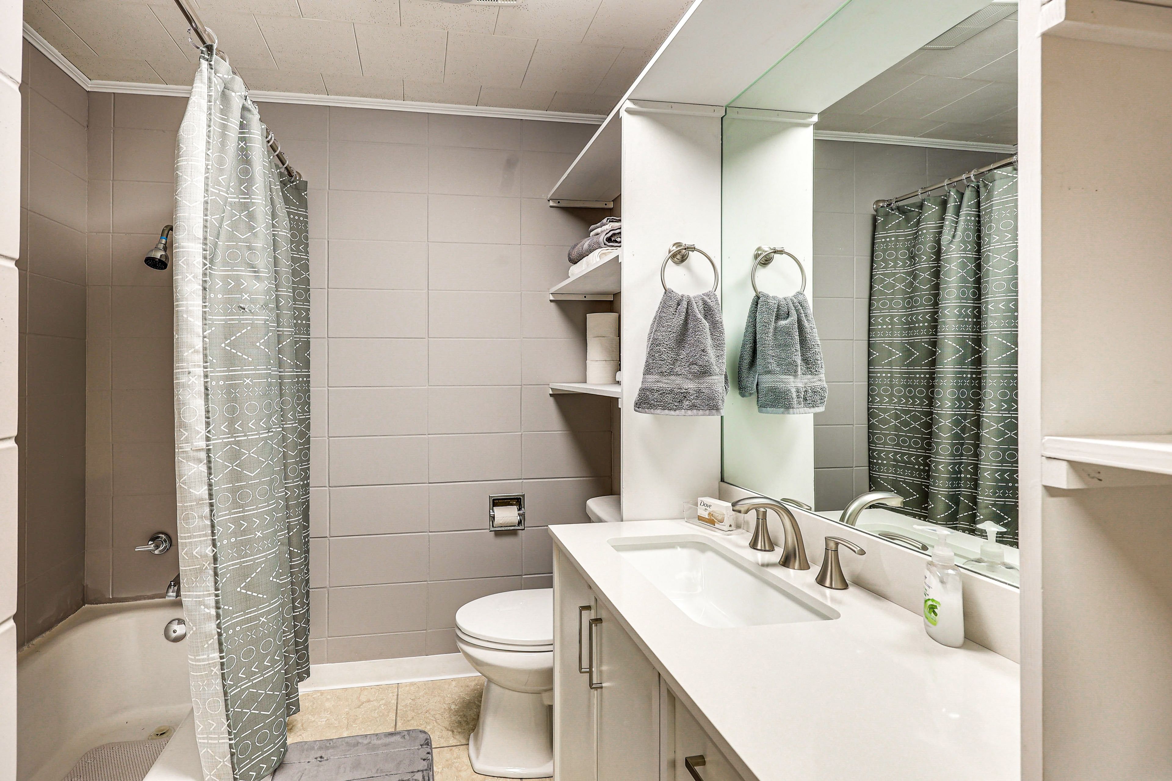 Full Bathroom
