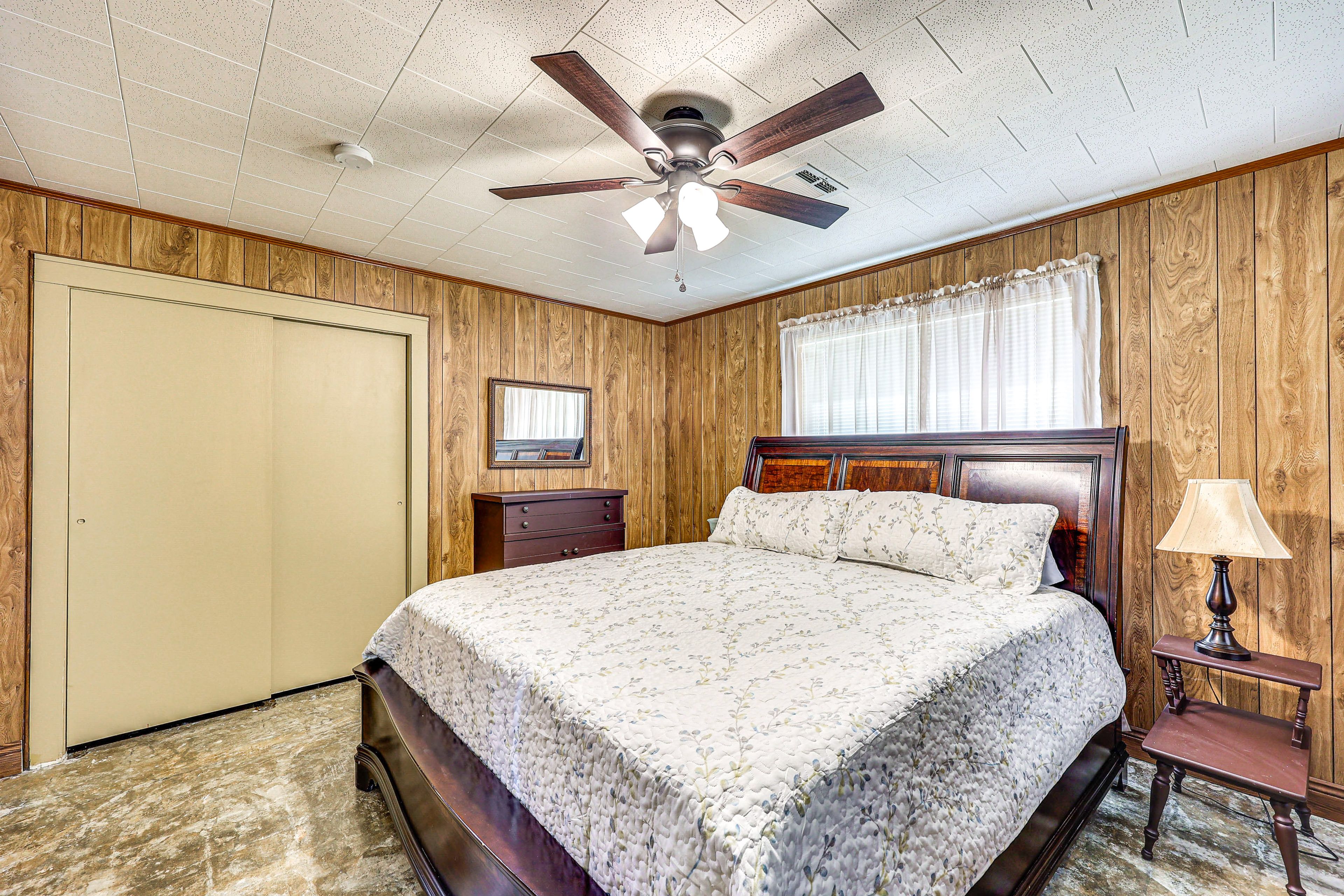 Bedroom 1 | King Bed | En-Suite Bathroom