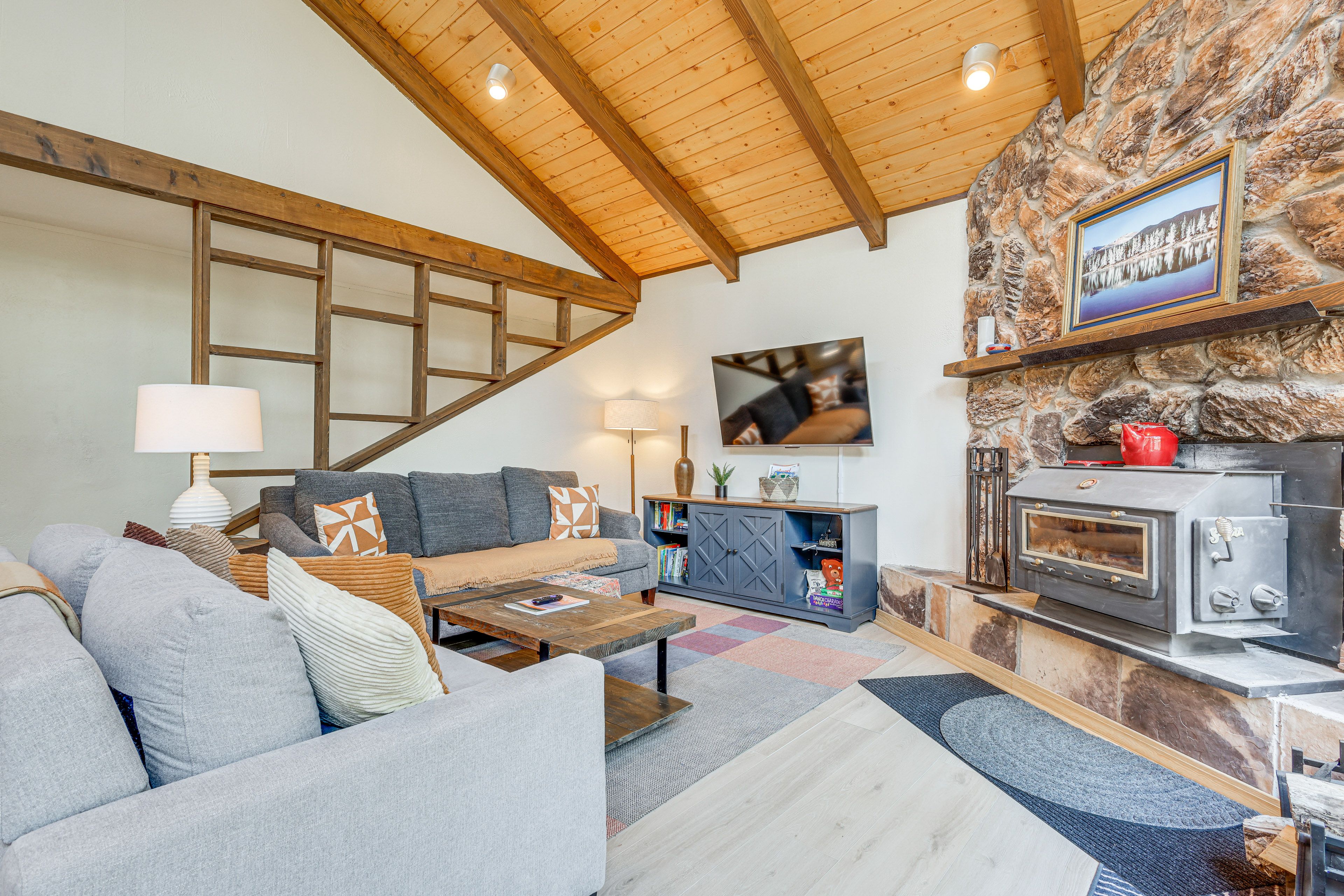 Living Room | Free WiFi | Wood-Burning Stove | Smart TVs | Main Level