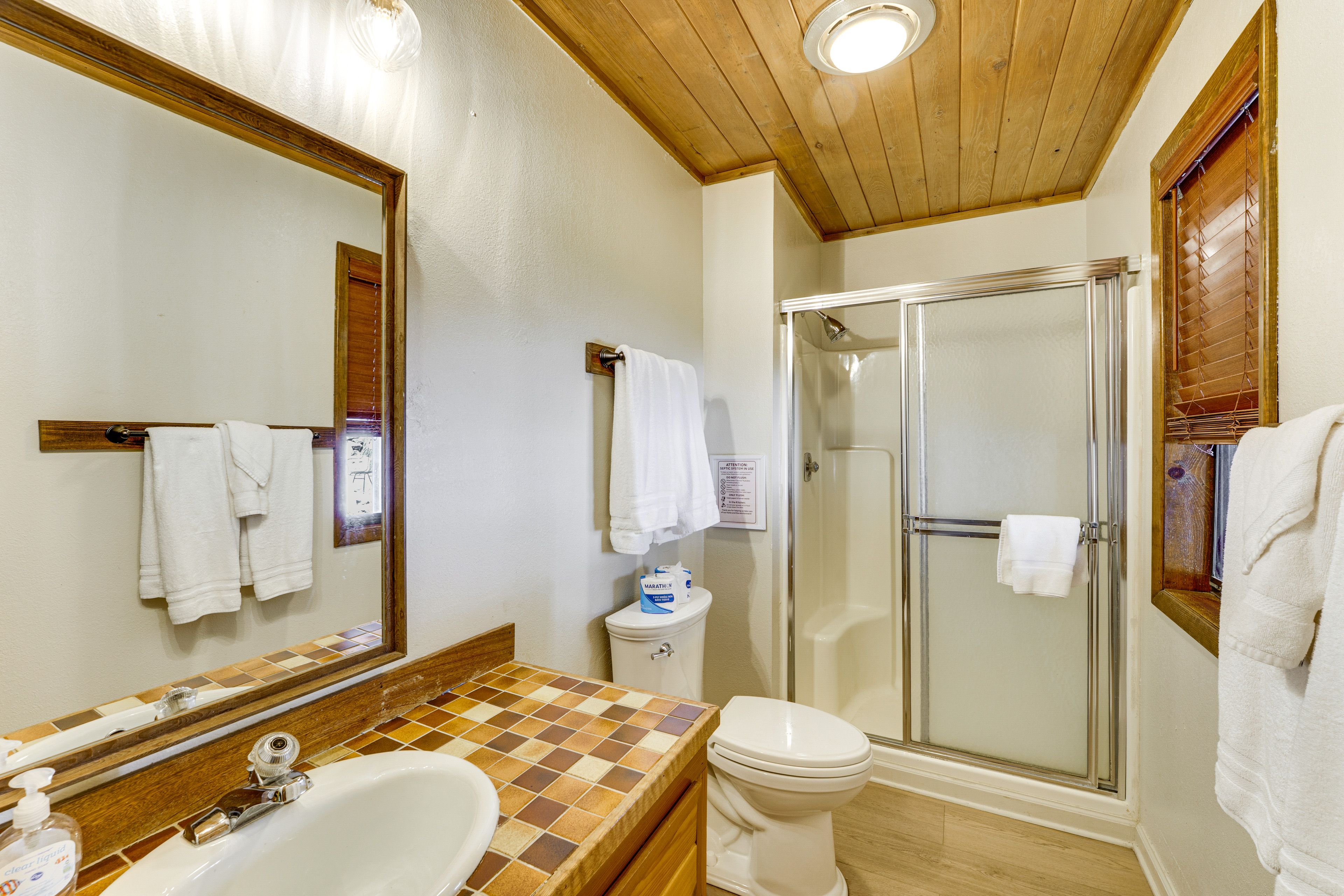 Full Bathroom | Main Level