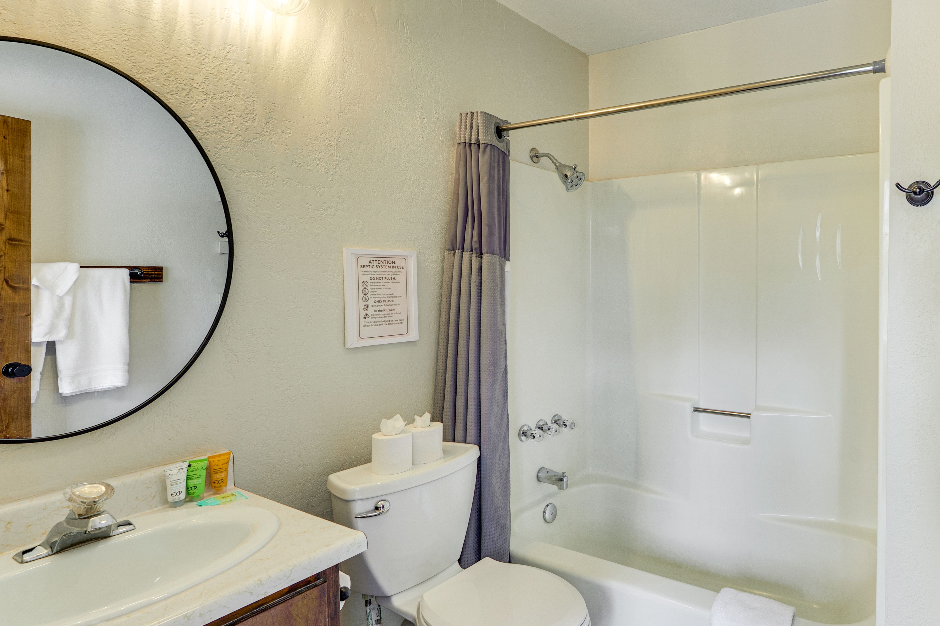 Full Bathroom | Main Level