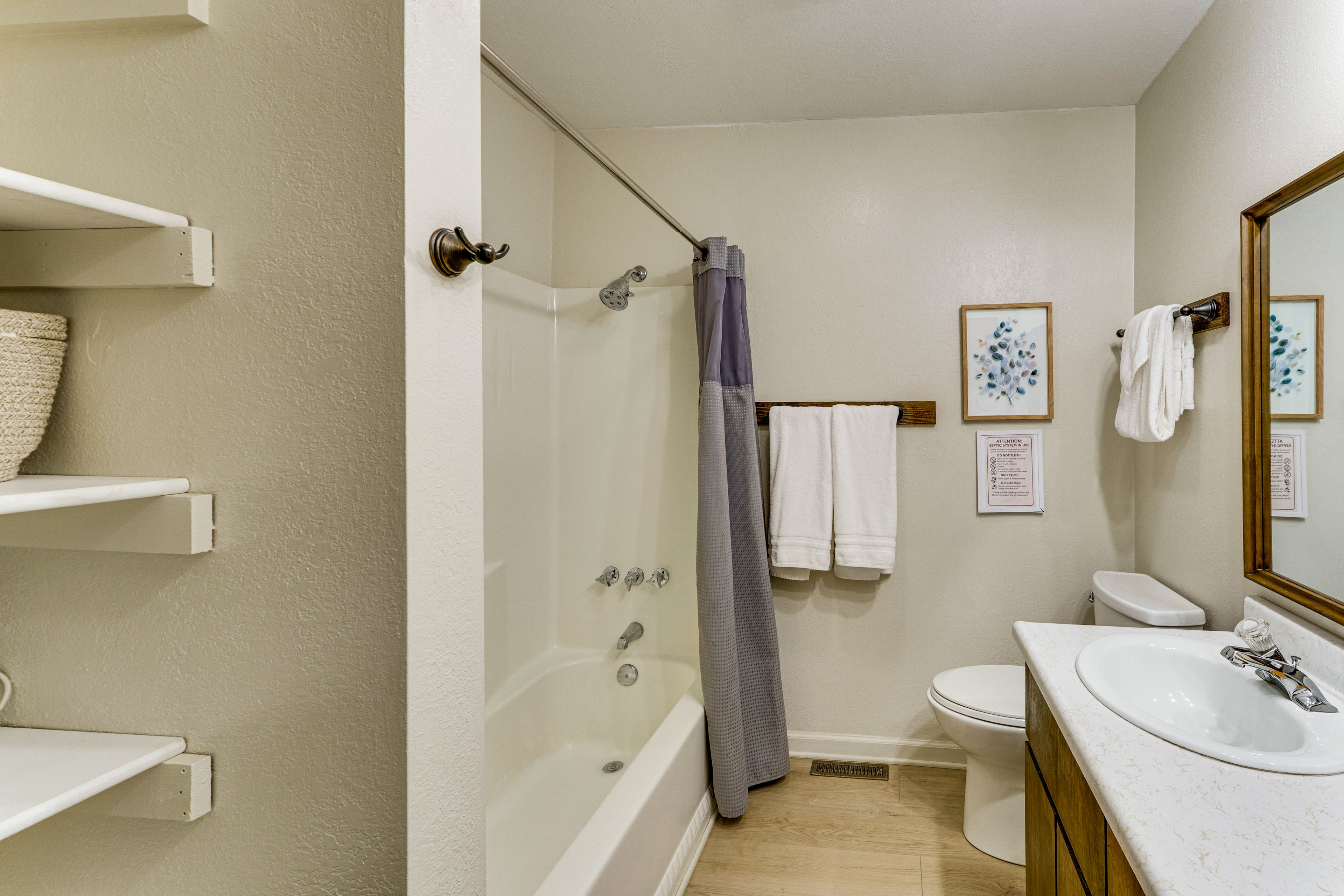 Full Bathroom | Complimentary Toiletries | Main Level