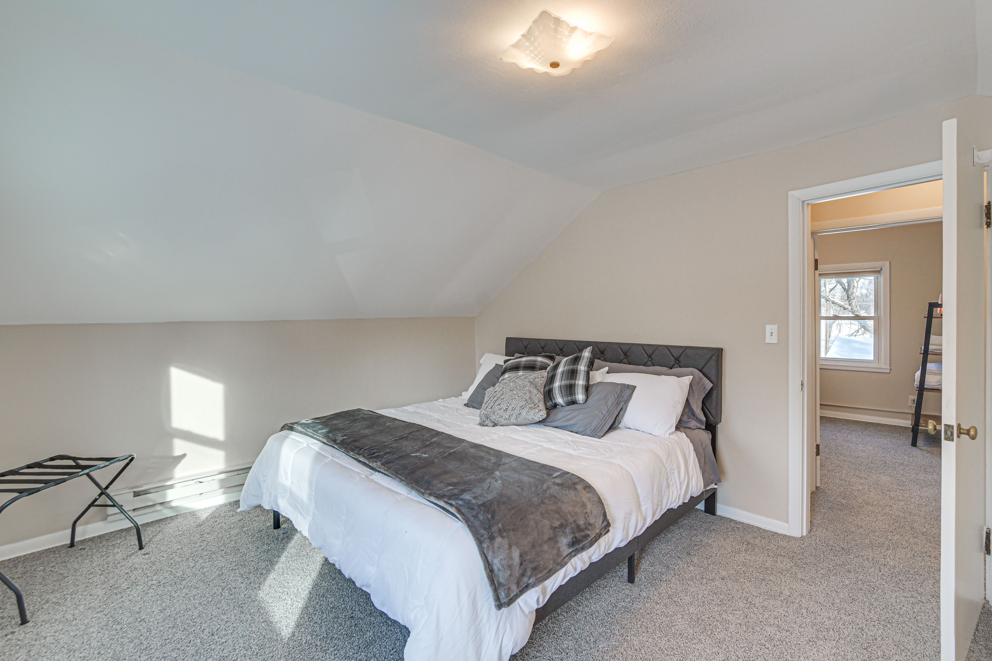 Bedroom 1 | King Bed | 2nd Floor