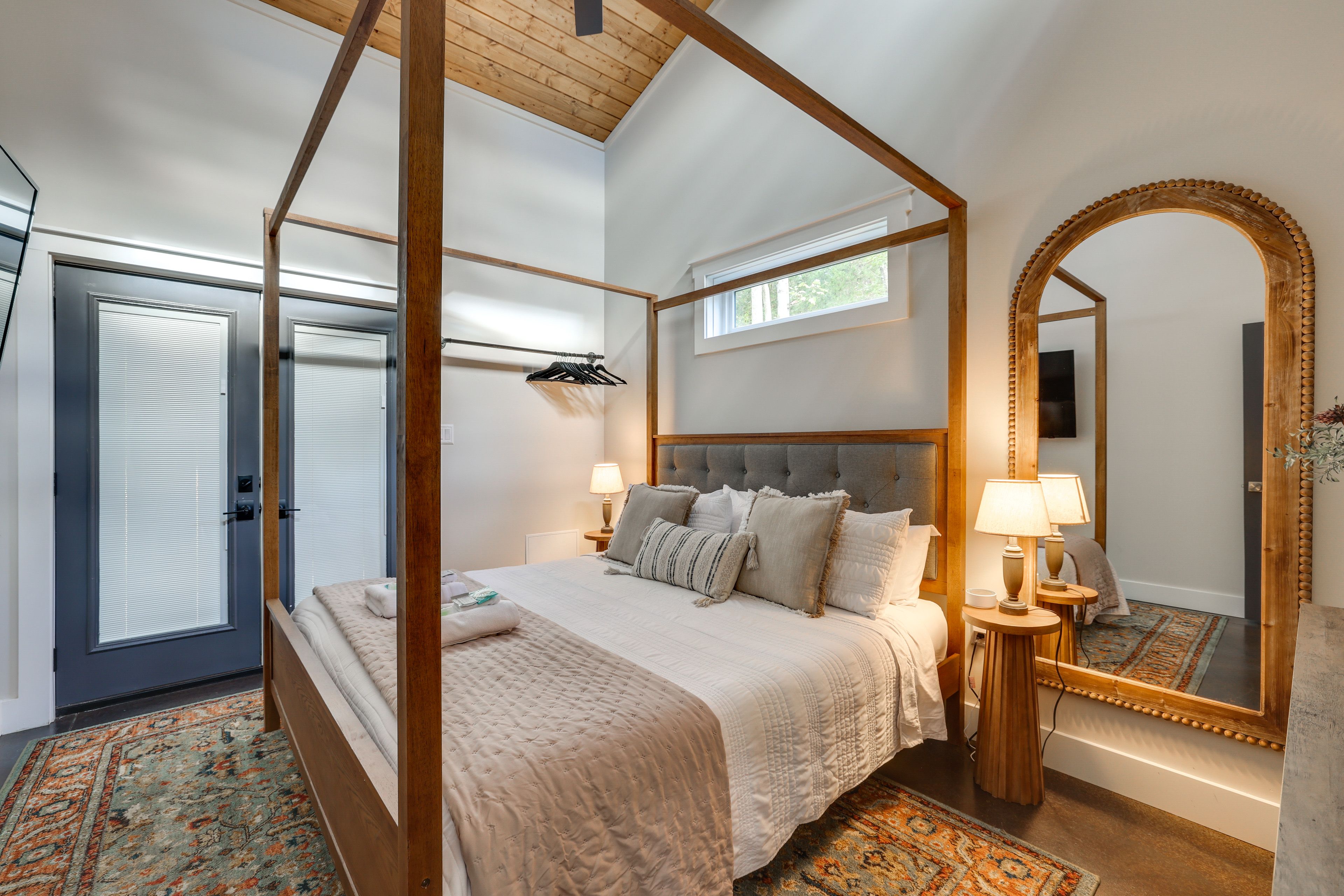 Bedroom 1 | King Bed | Smart TV