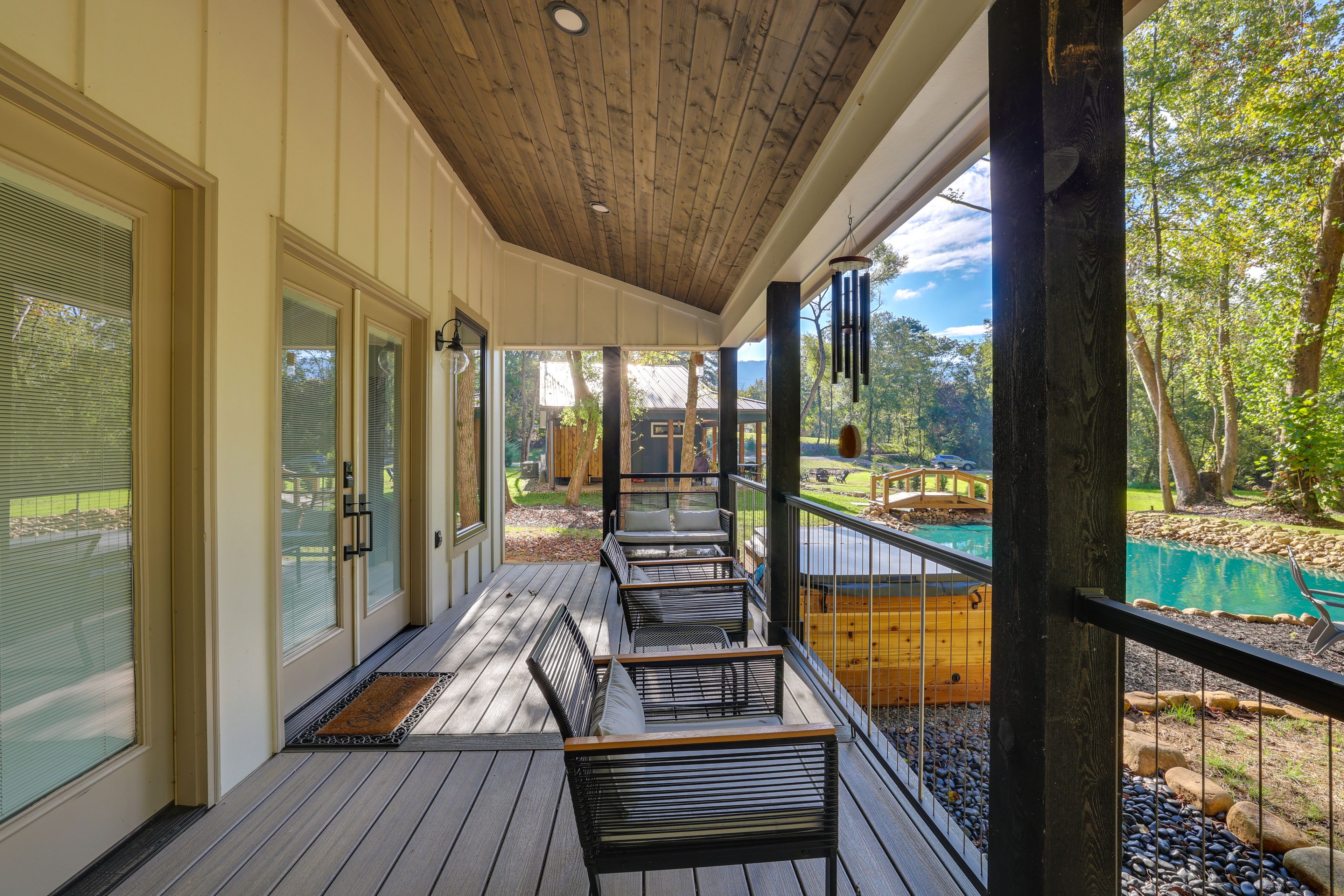 Covered Deck | Gas Grill | Seating