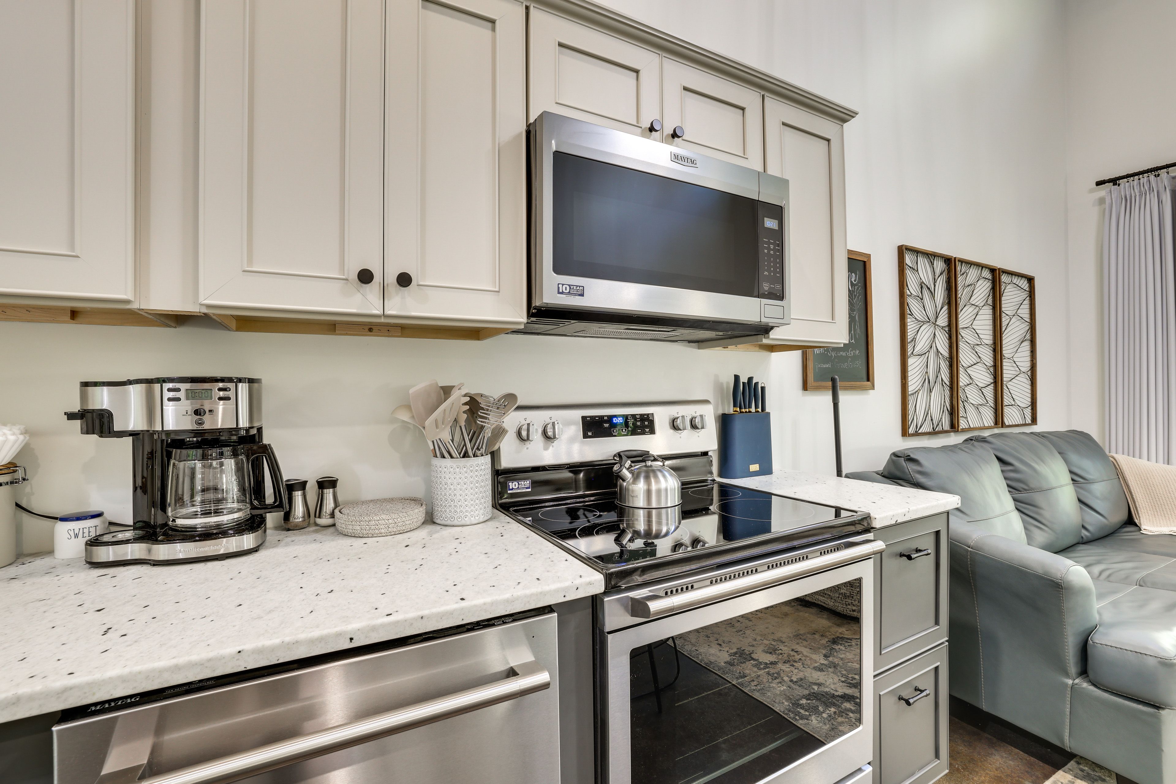 Kitchen | Refrigerator | Toaster Oven | Blender