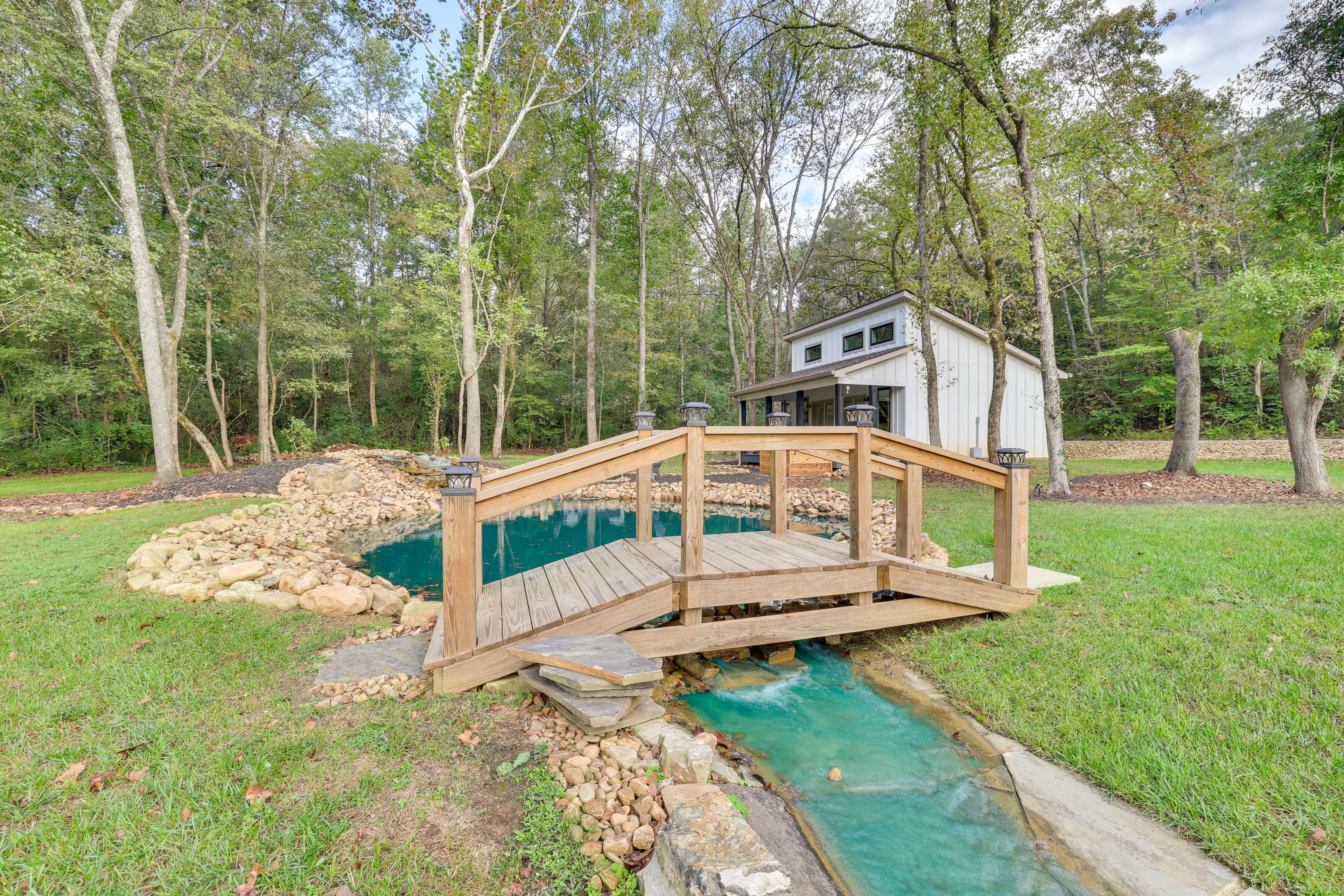 Shared Creek & Pond Access On-Site