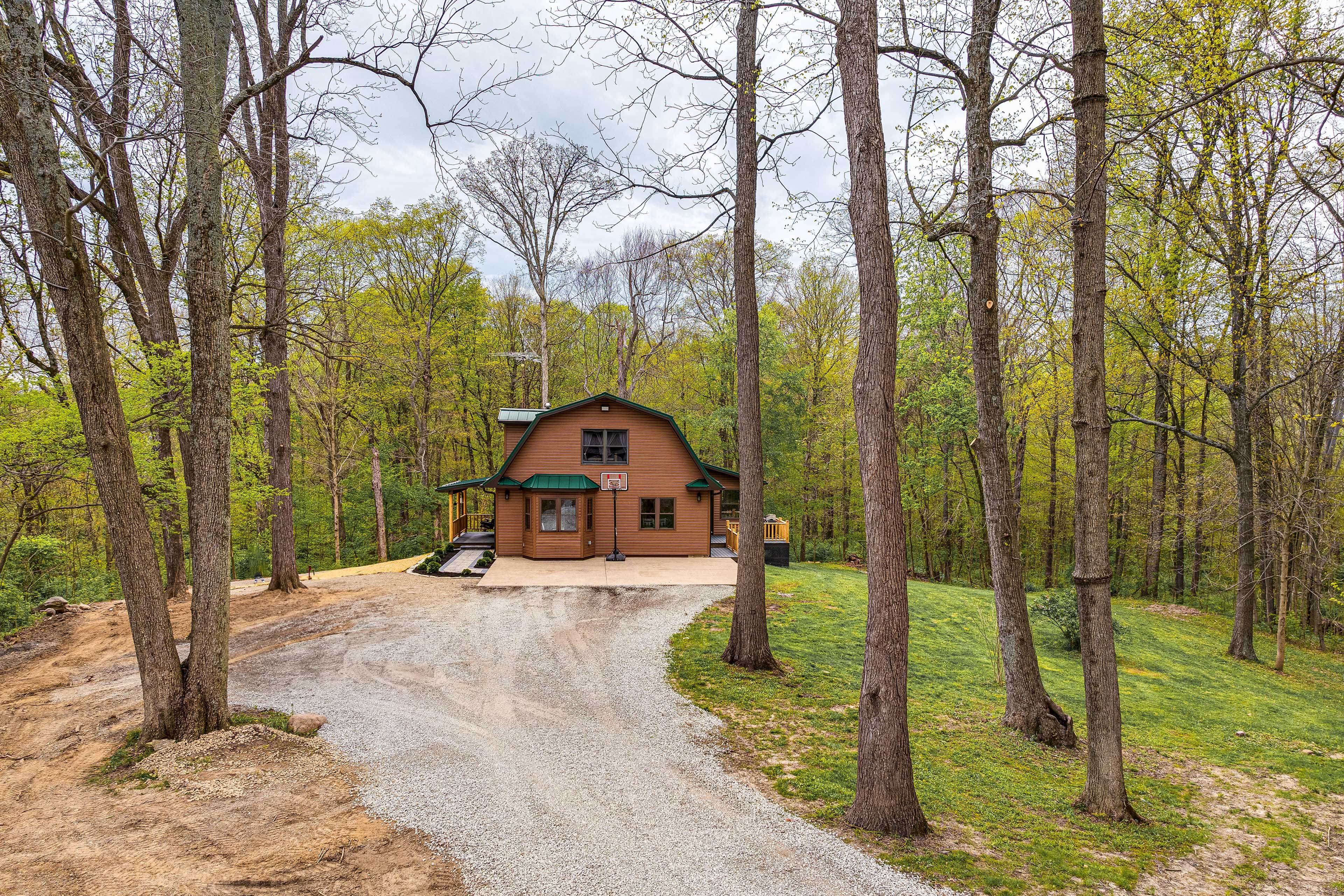 Parking | Gravel Driveway (10 Vehicles) | RV/Trailer Parking Allowed On-Site