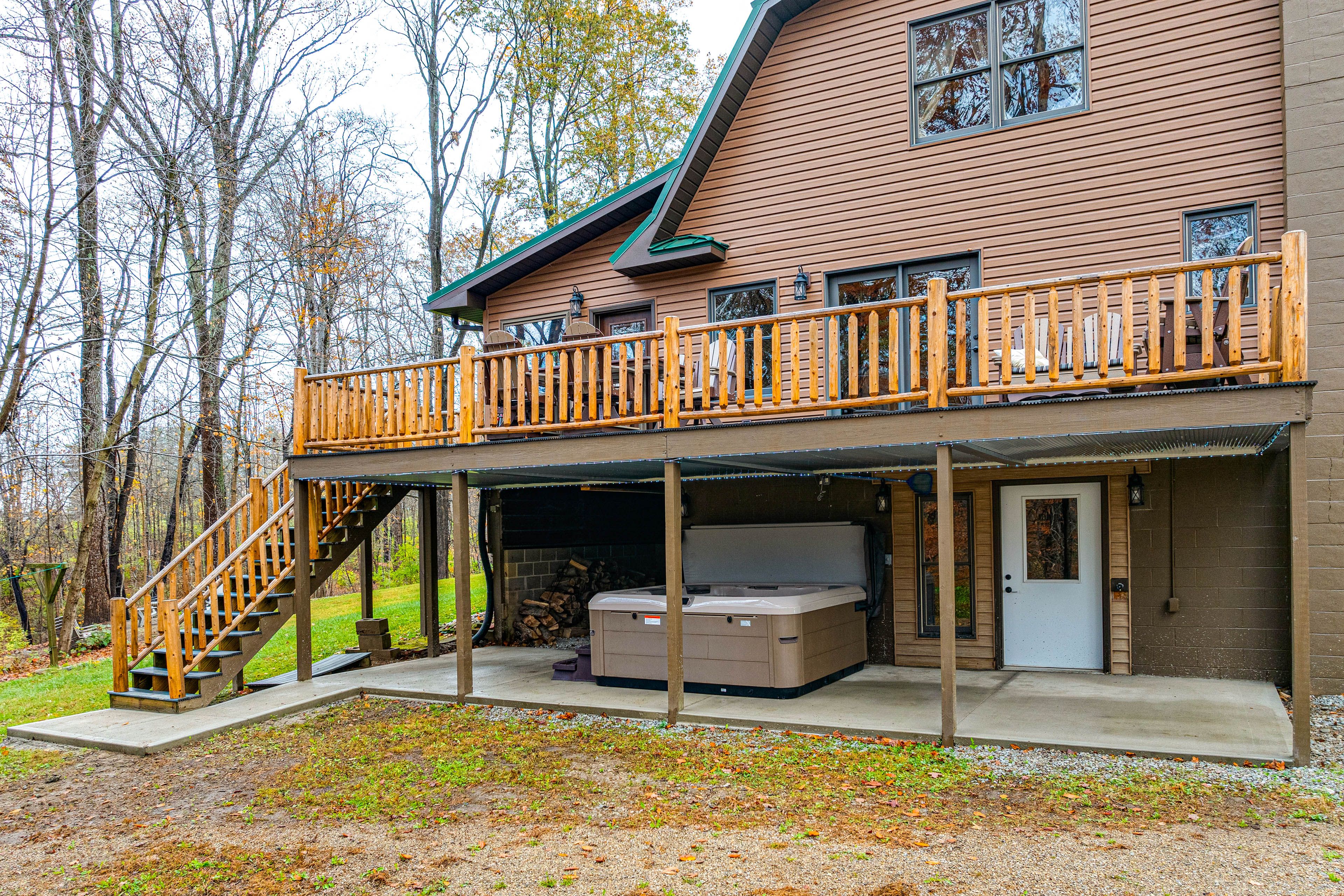 Patio | Hot Tub