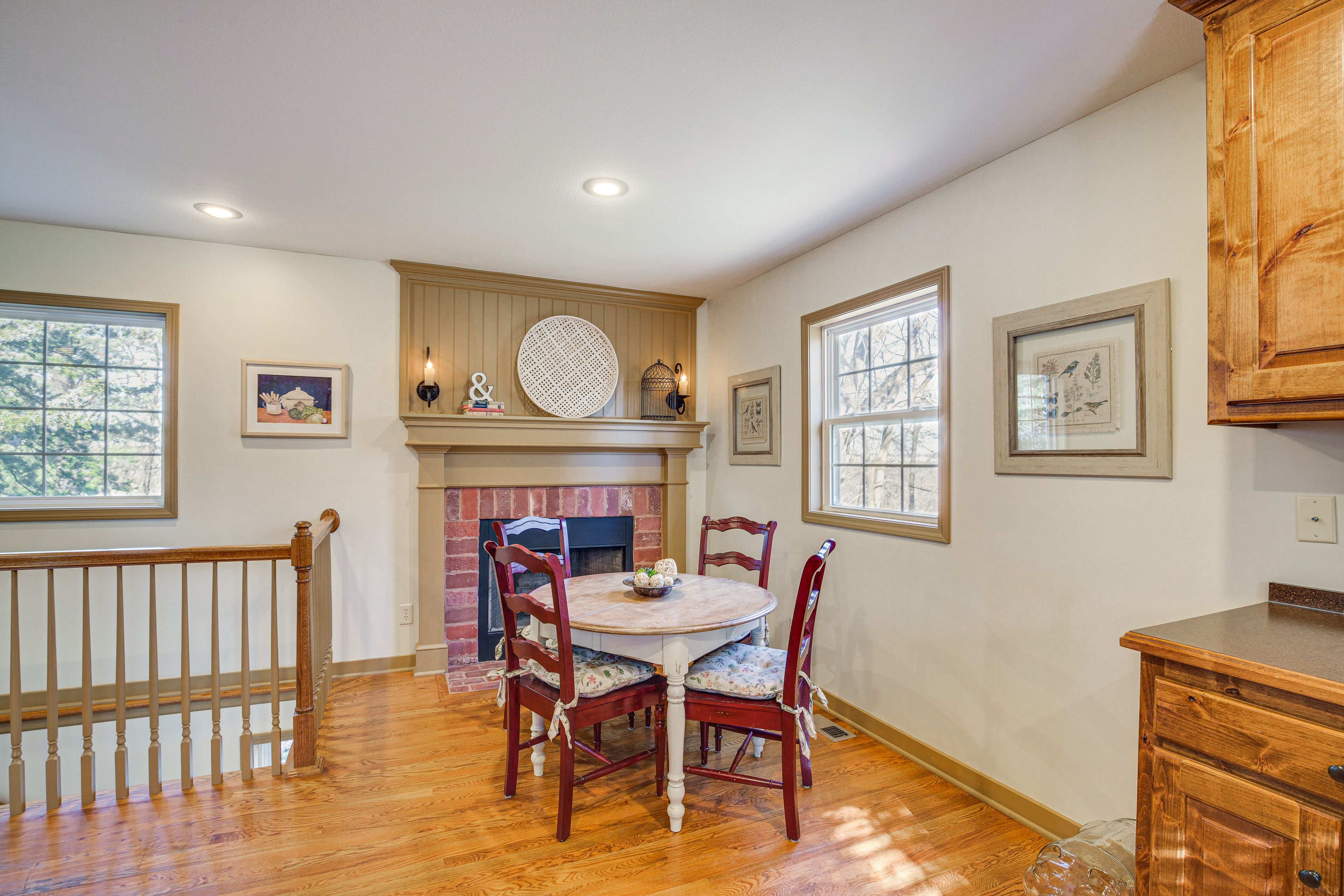 Dining Table | Dishware & Flatware Provided