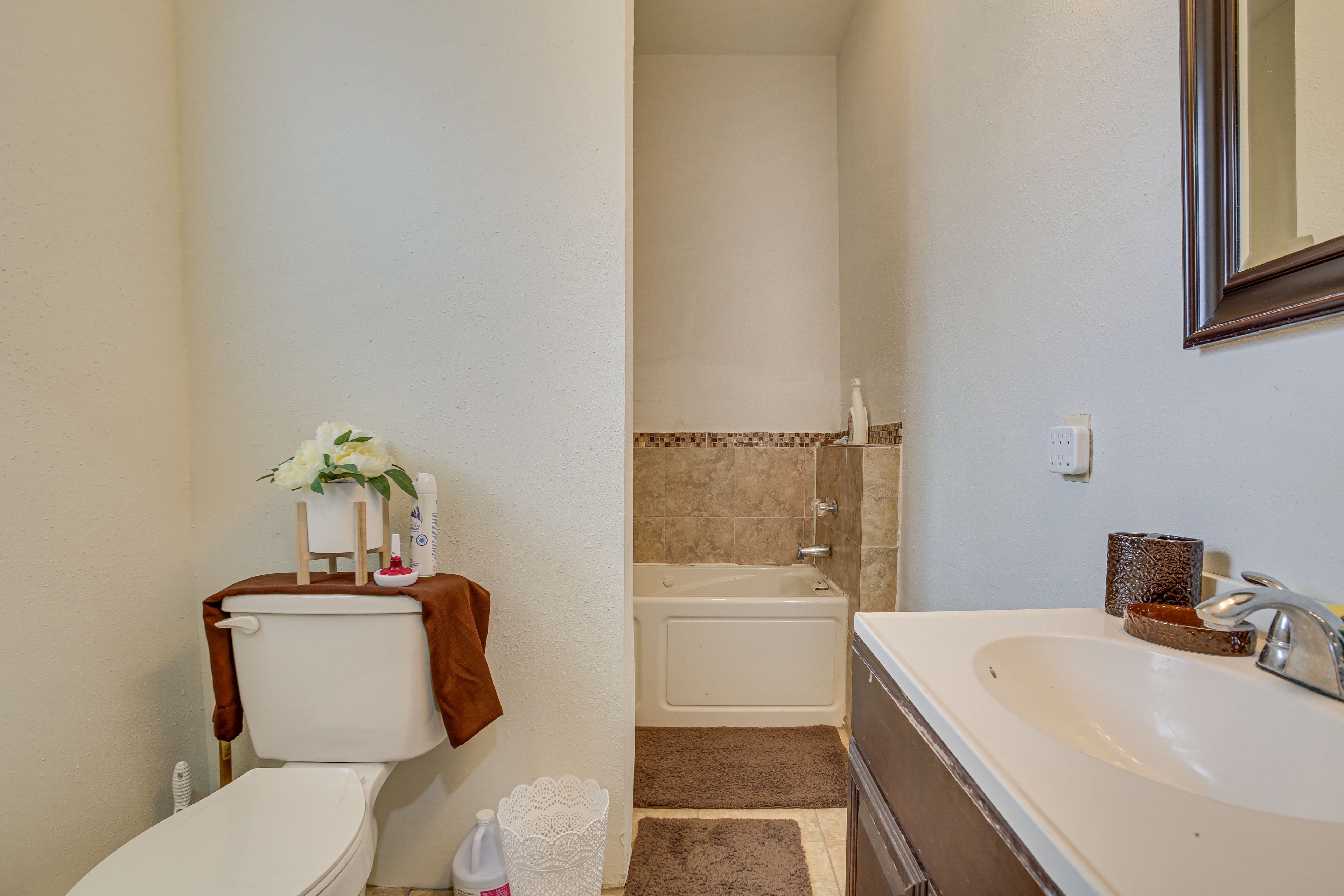 Full Bathroom | 1st Floor