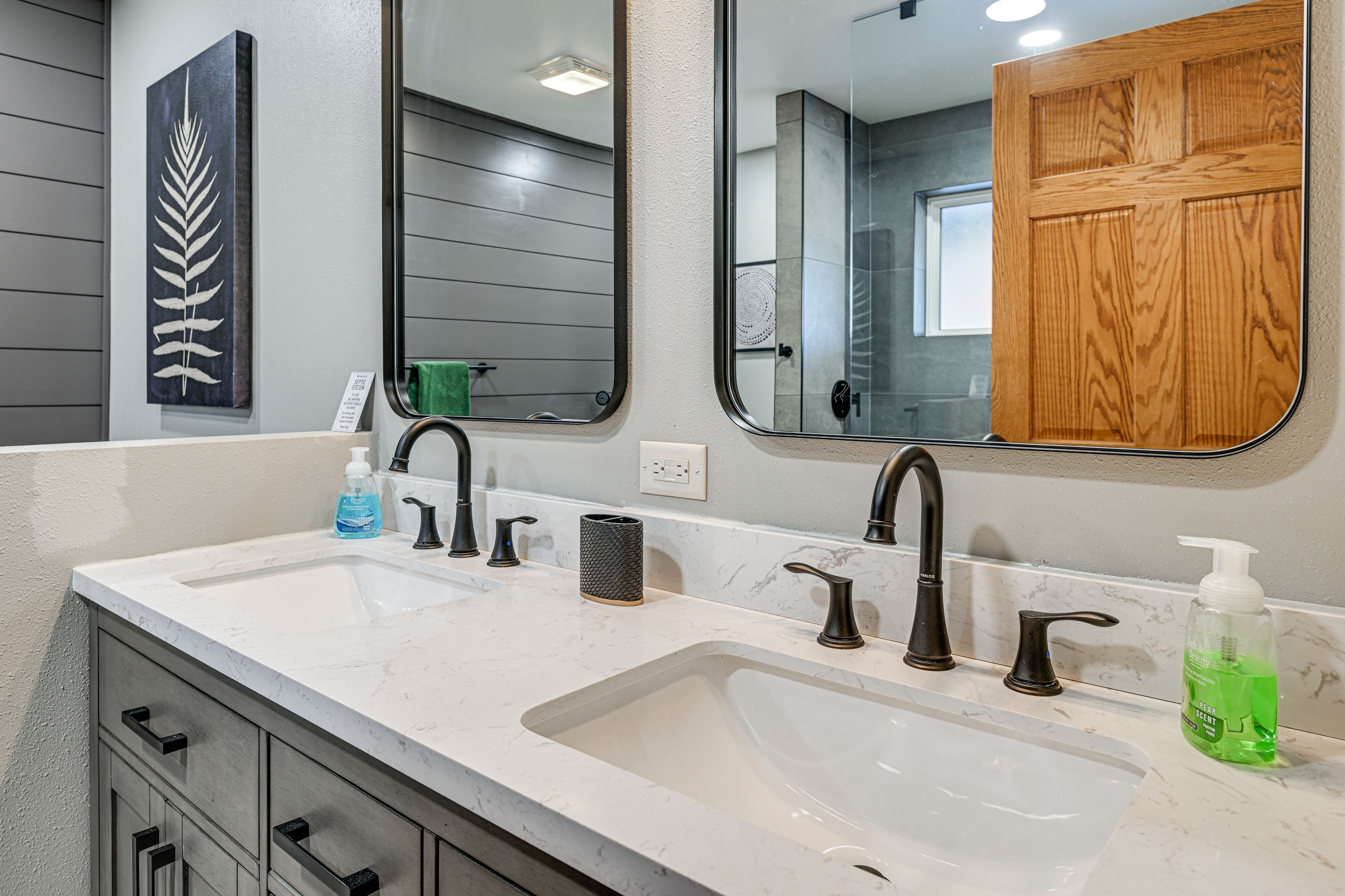En-Suite Bathroom | 1st Floor | Soaking Tub | Shower