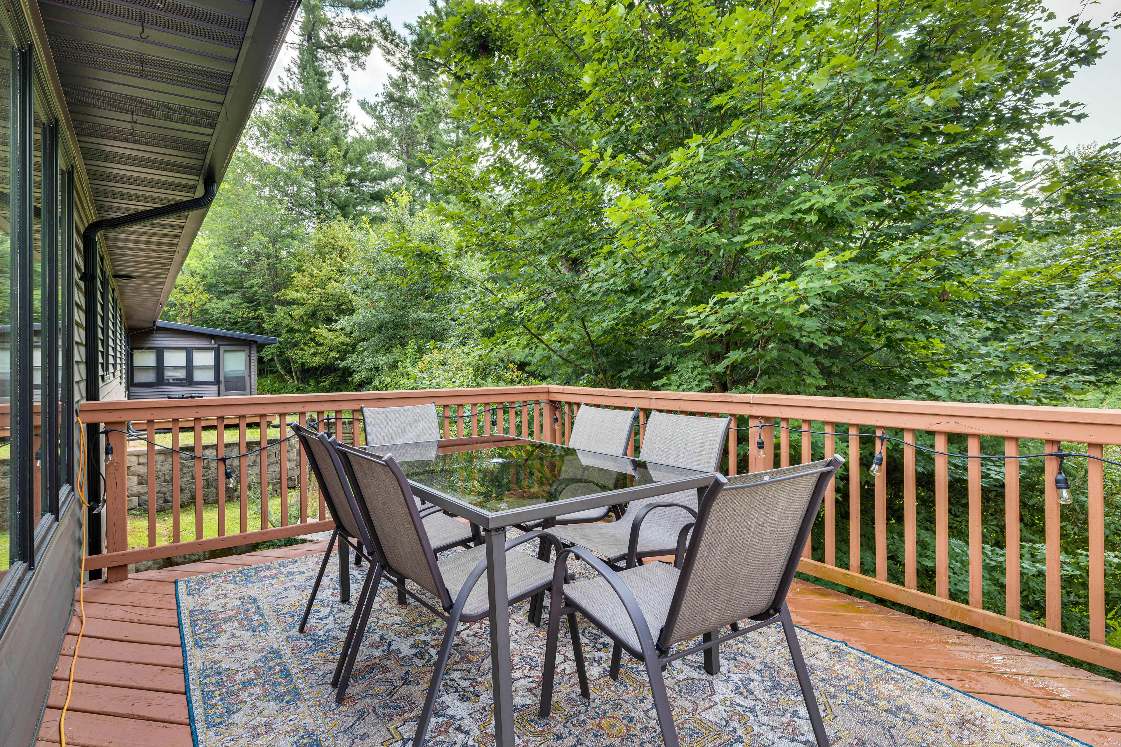Upper Deck | Gas Grill