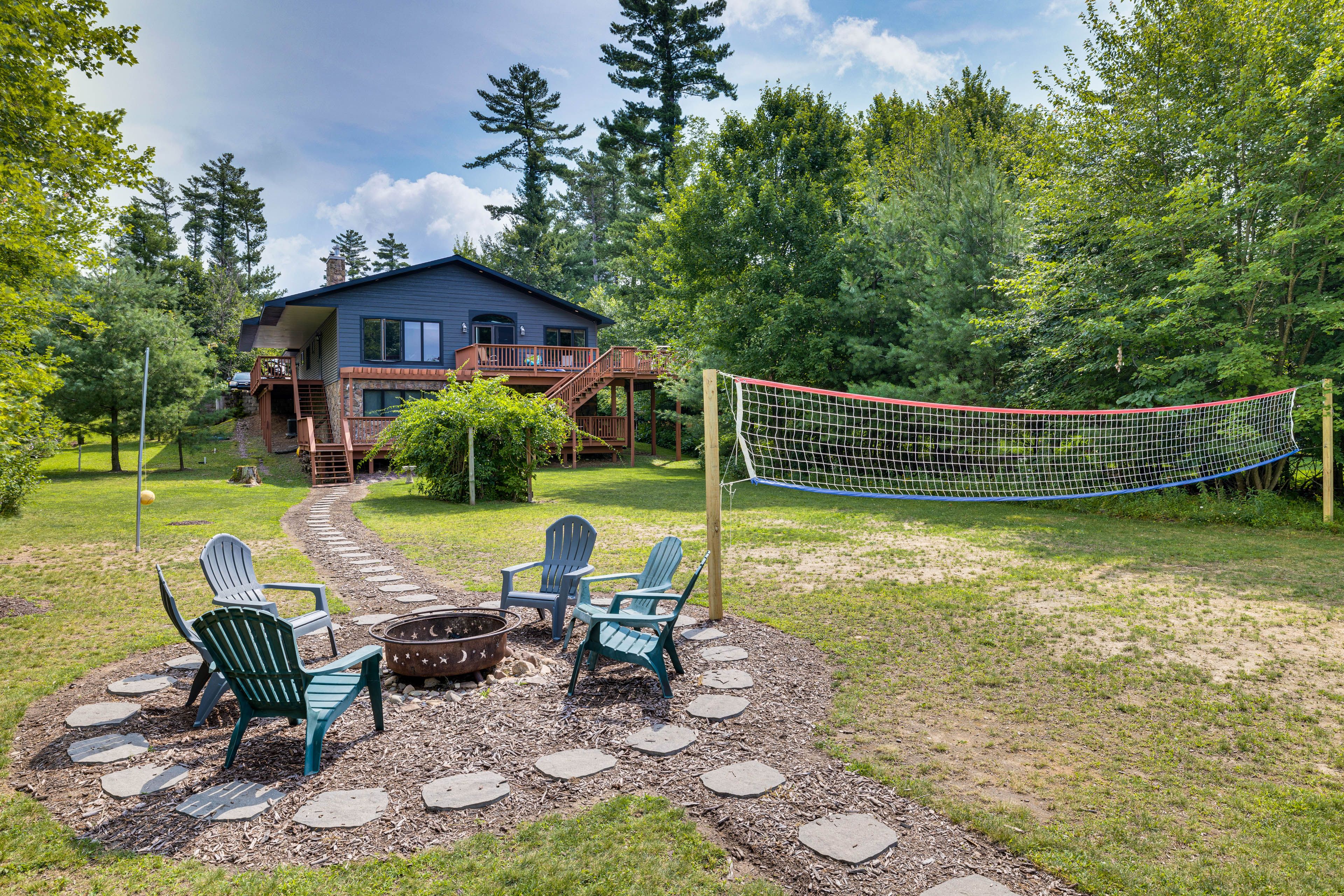 Neillsville Vacation Rental | 5BR | 3BA | 4,420 Sq Ft | Stairs Required