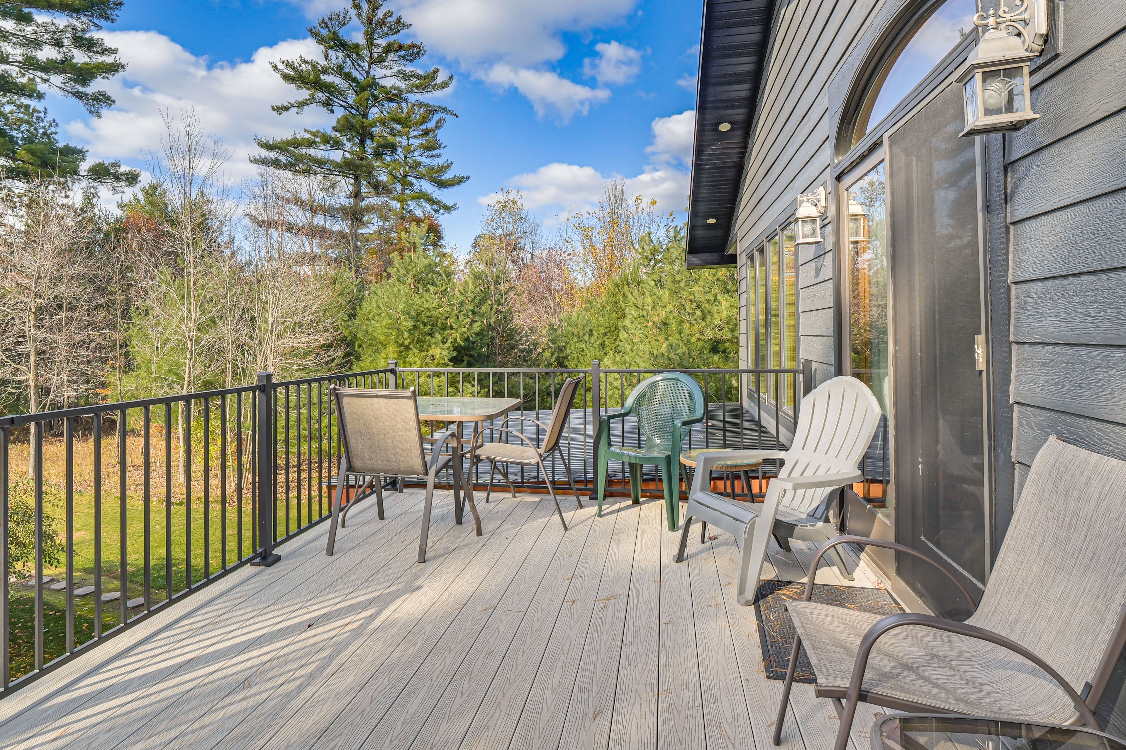 Upper Deck | Flat-Top Gas Grill (Propane Provided)