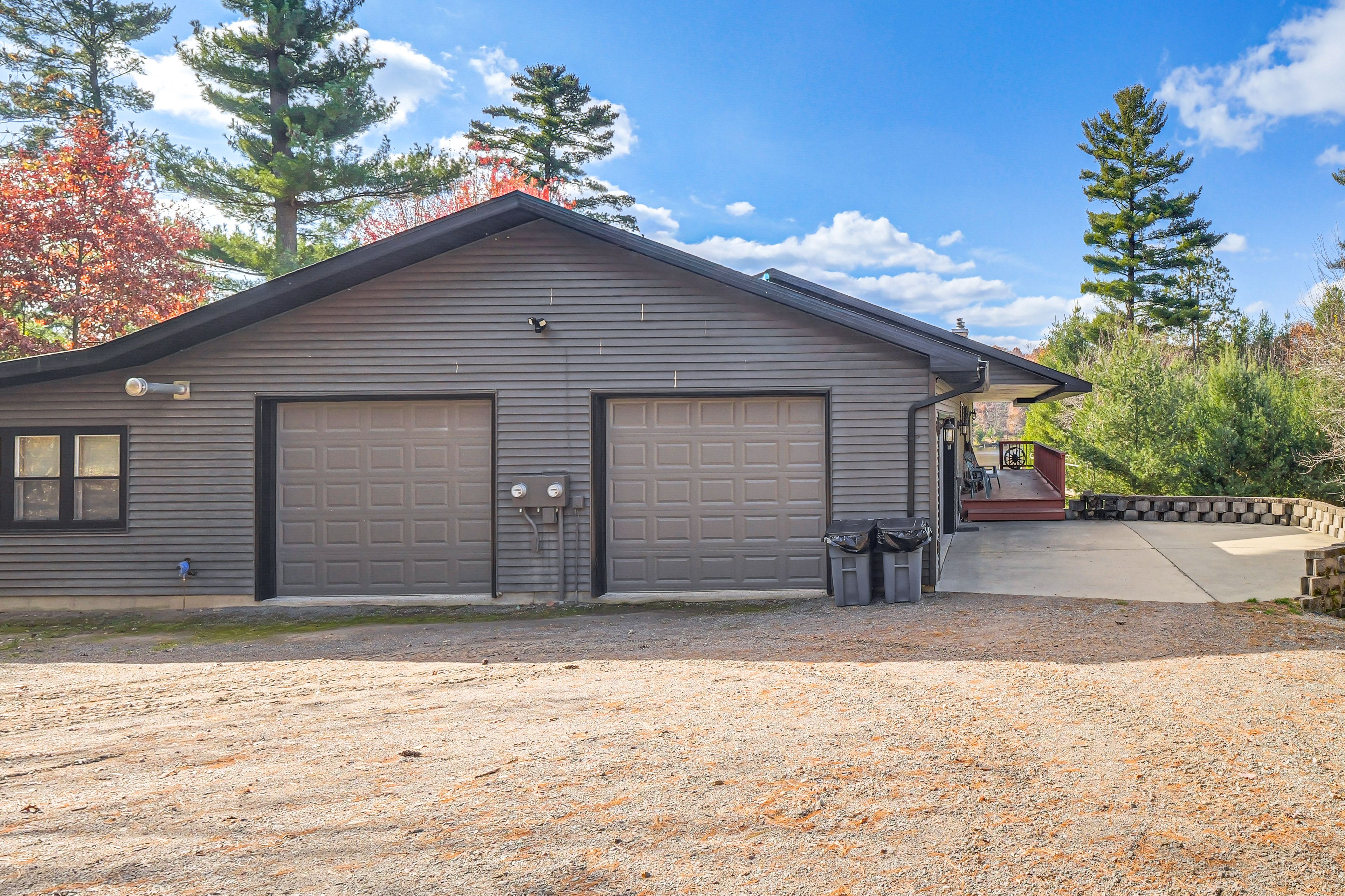 Property Exterior | Driveway Parking (8 Vehicles)