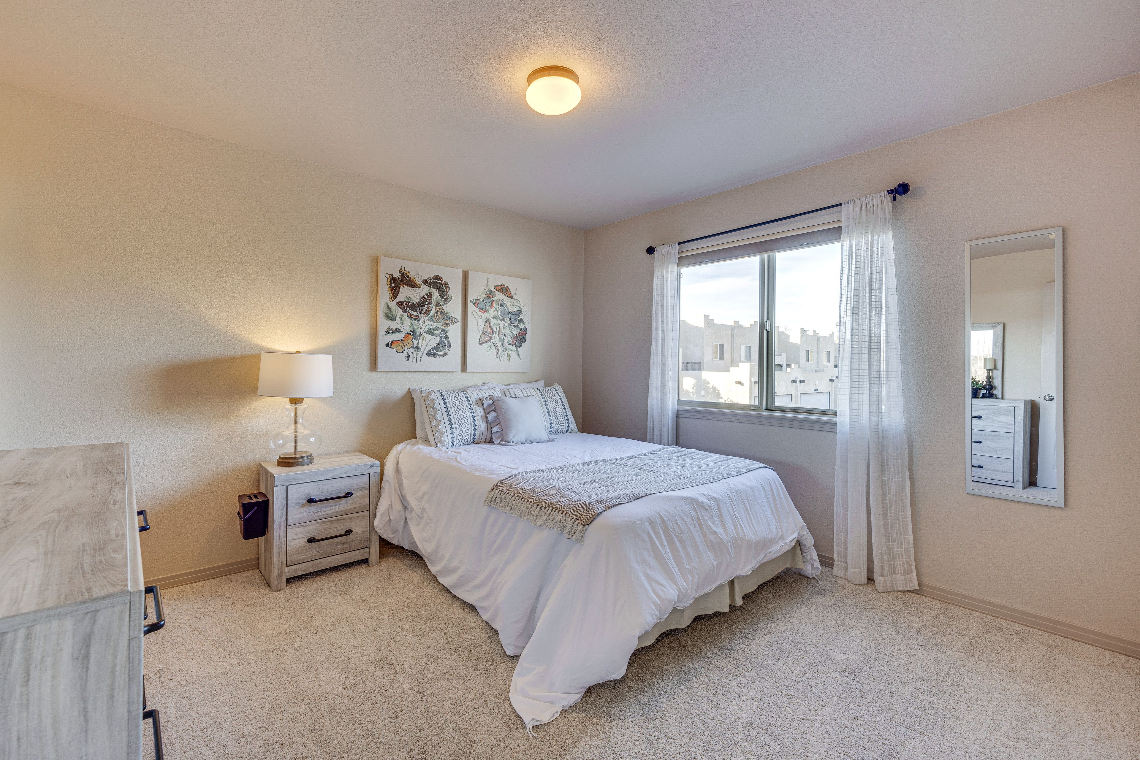 Bedroom 2 | Queen Bed