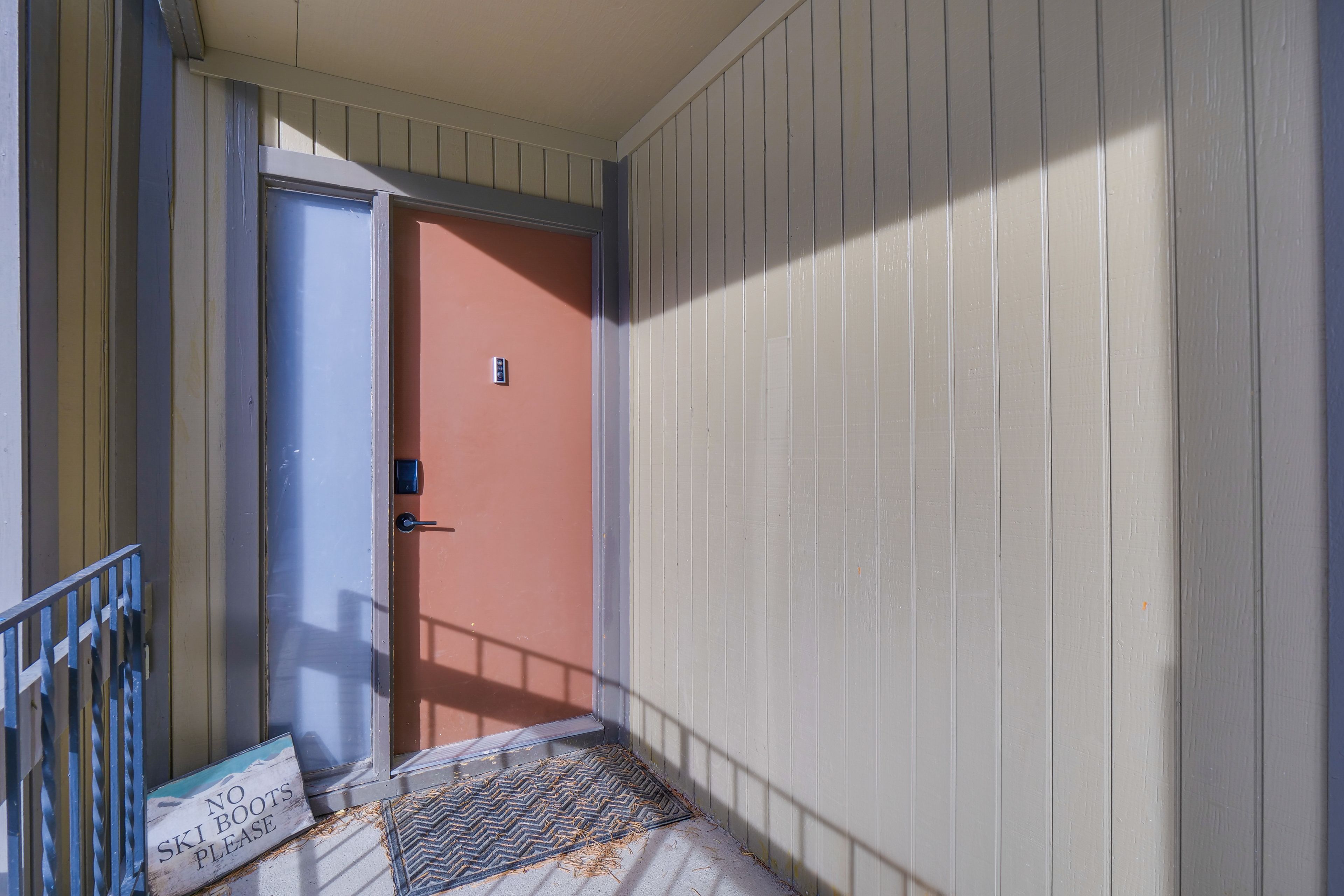 Unit Entrance | Keyless Entry