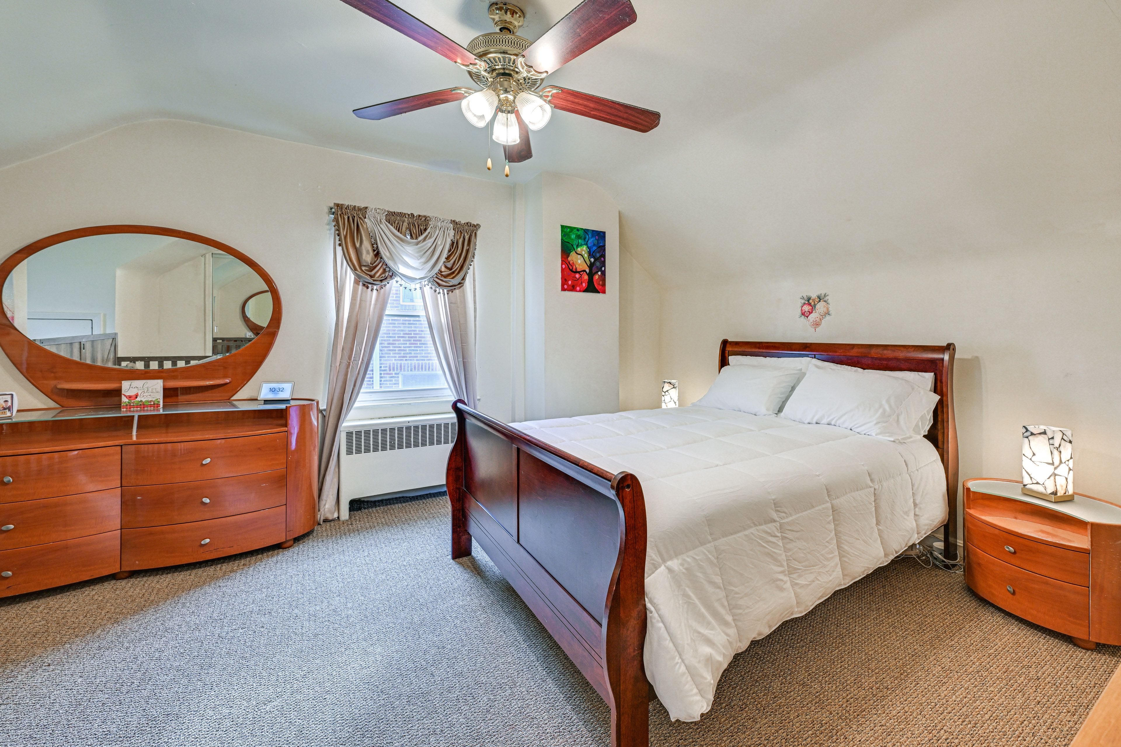 Bedroom | Queen Bed | Crib | Linens Provided