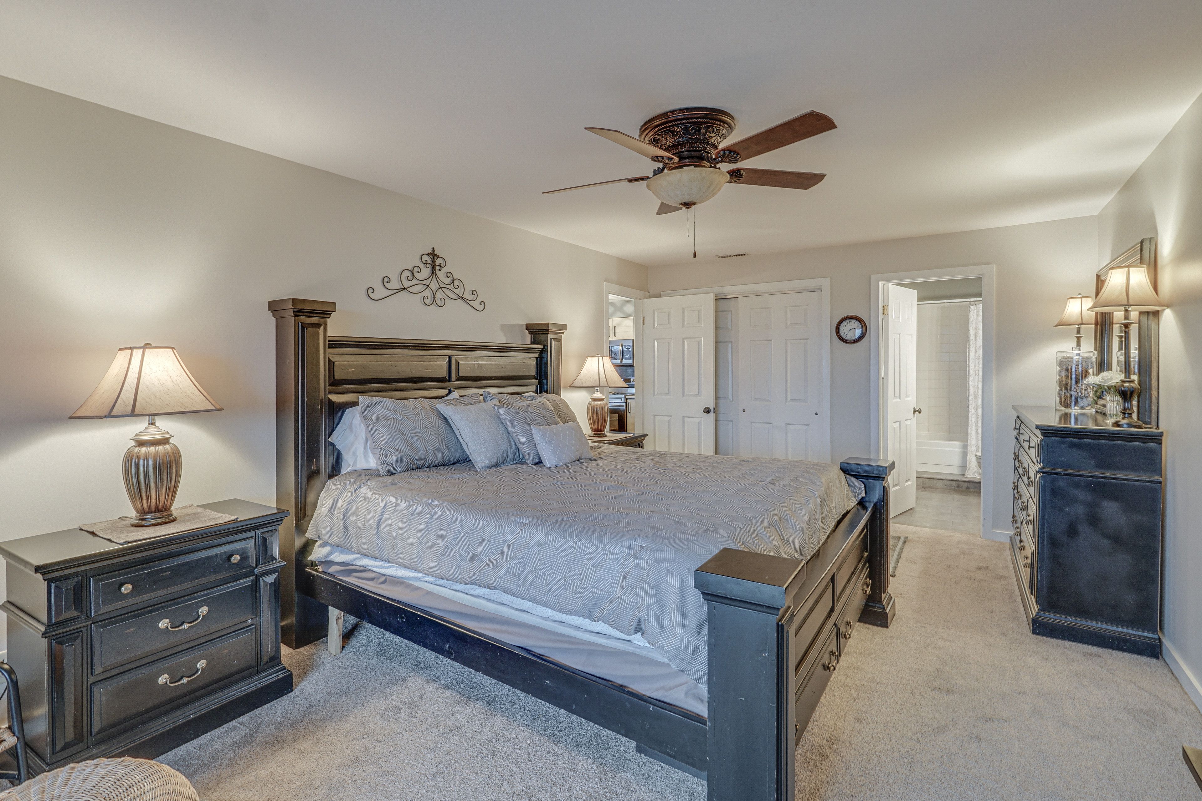 Bedroom 1 | King Bed | 1st Floor | En-Suite Bathroom