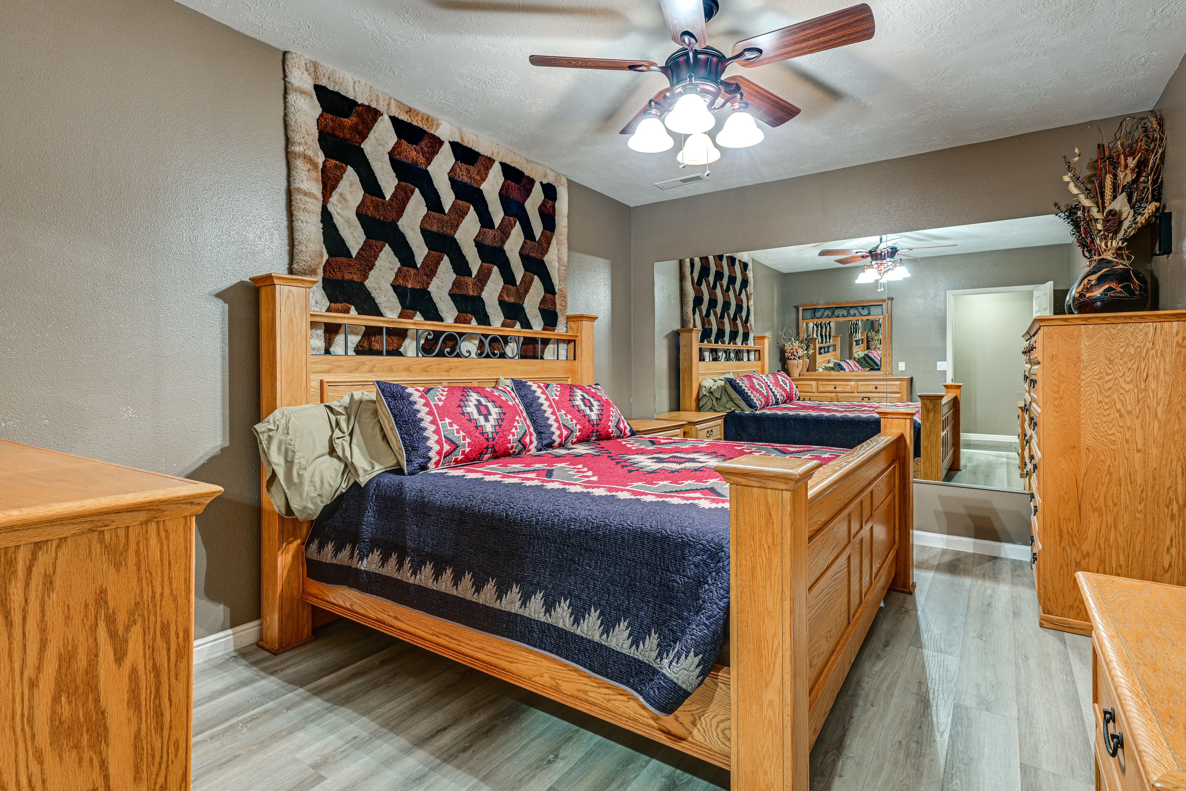 Bonus Room | King Bed | Lower Level