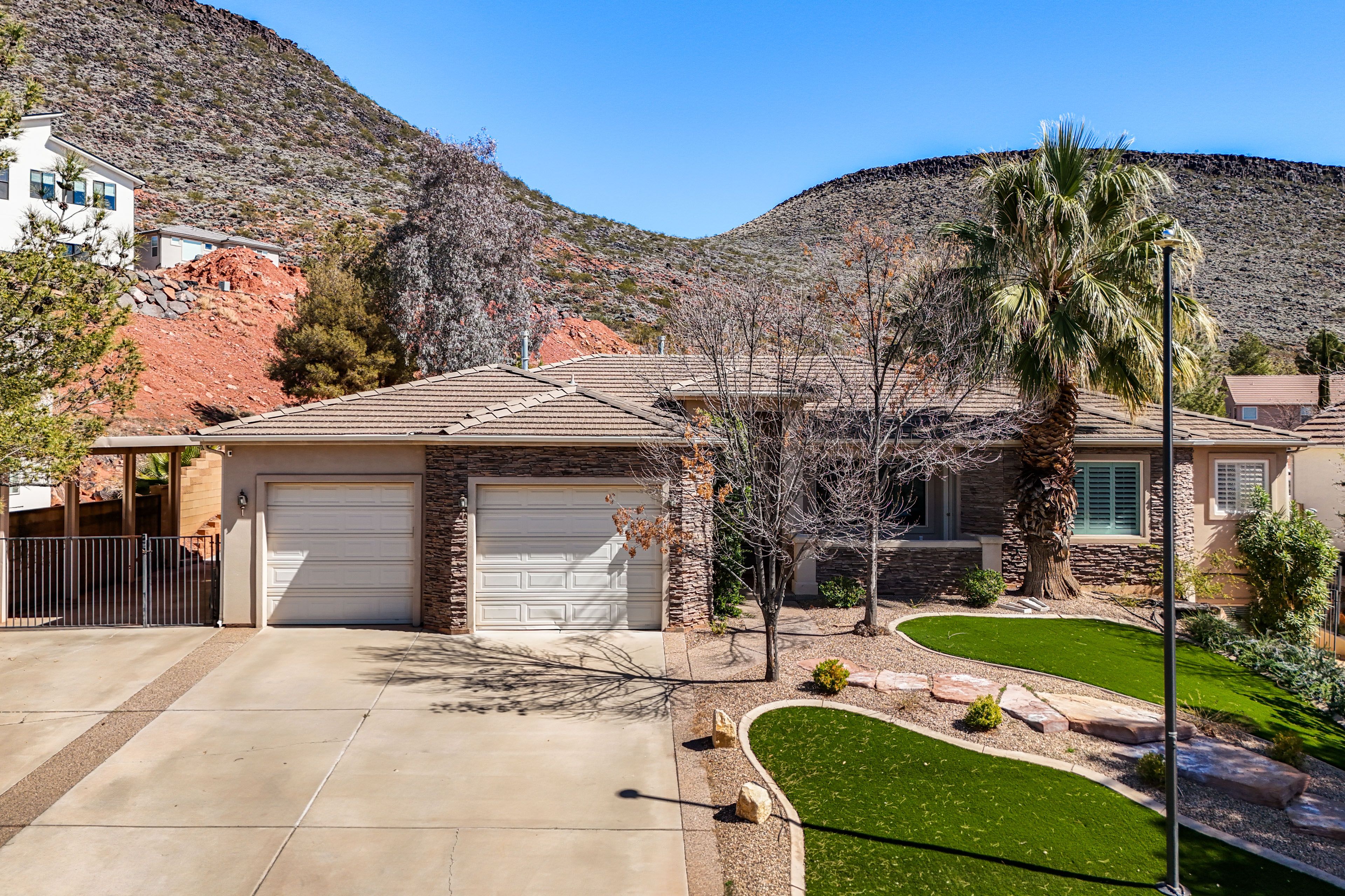 Parking | Carport (1 Vehicle) | Driveway (3 Vehicles) | Street