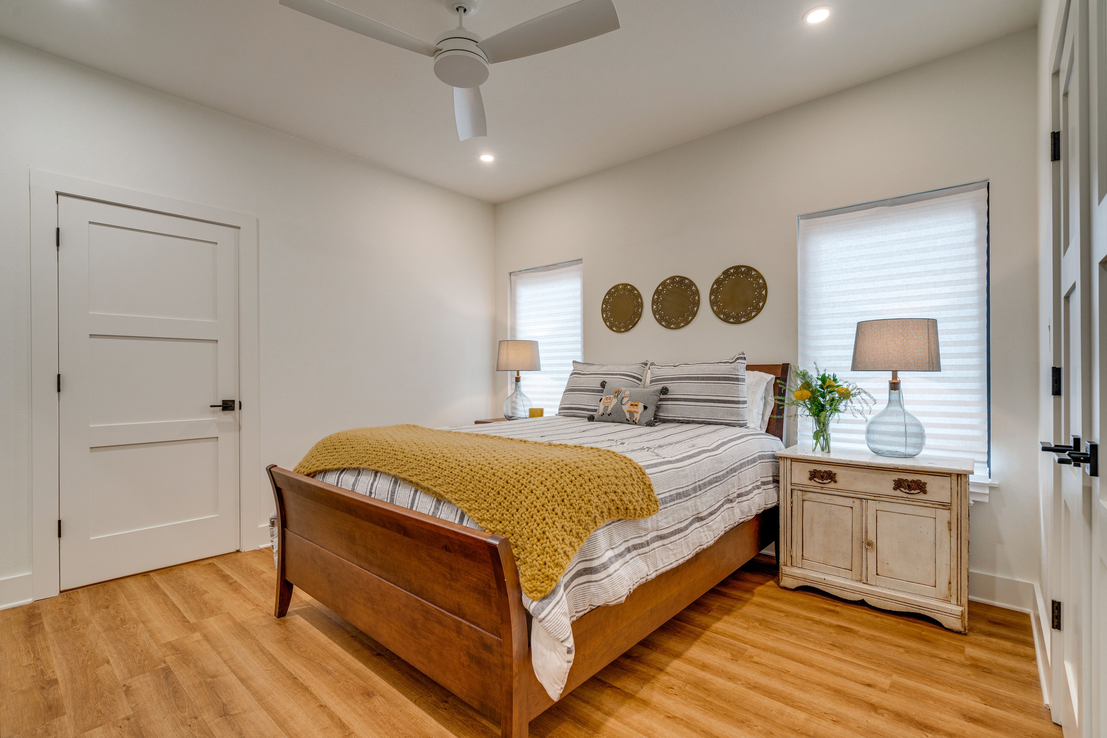 Bedroom 2 | Queen Bed