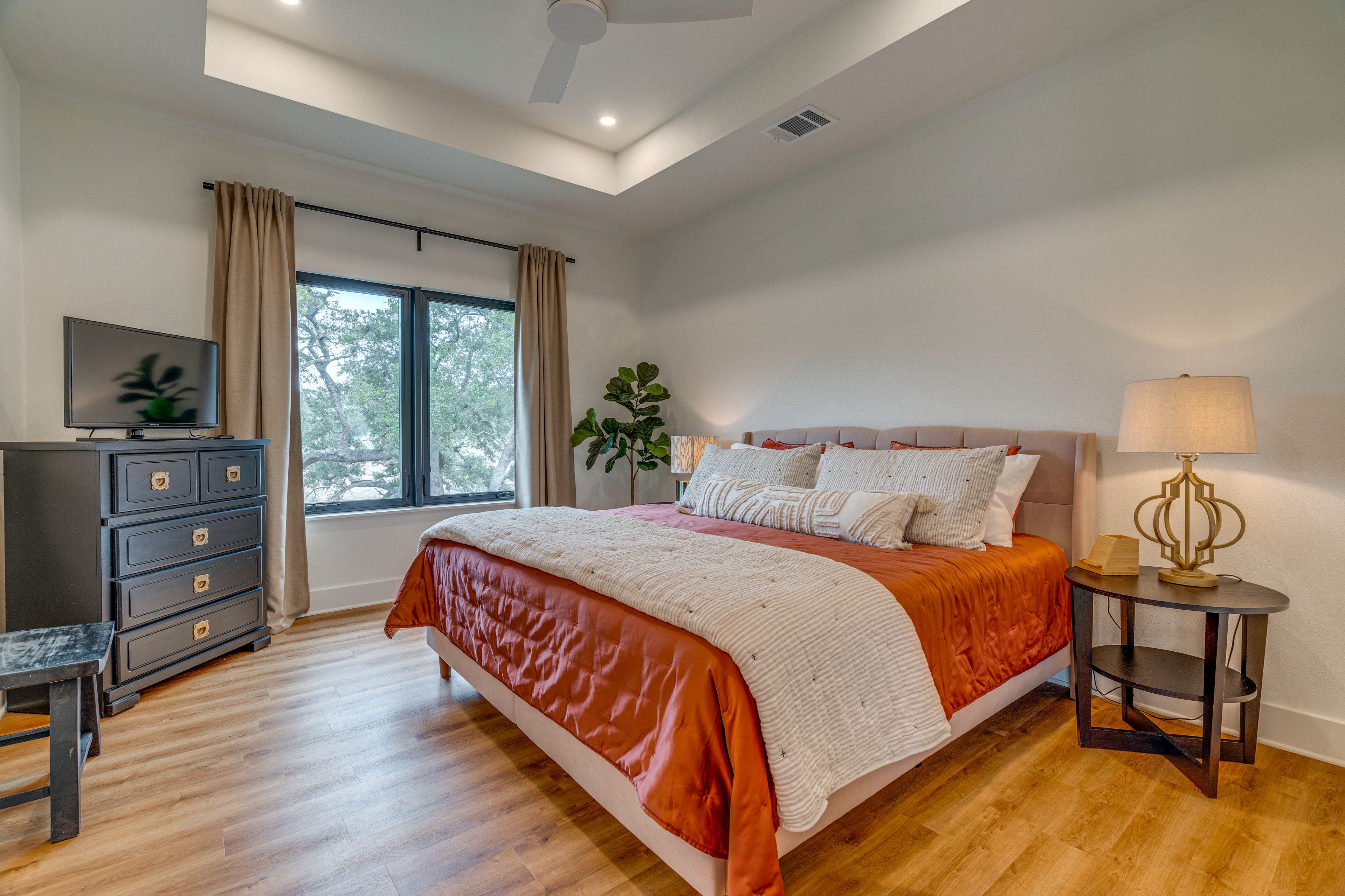 Bedroom Suite | King Bed | Linens Provided