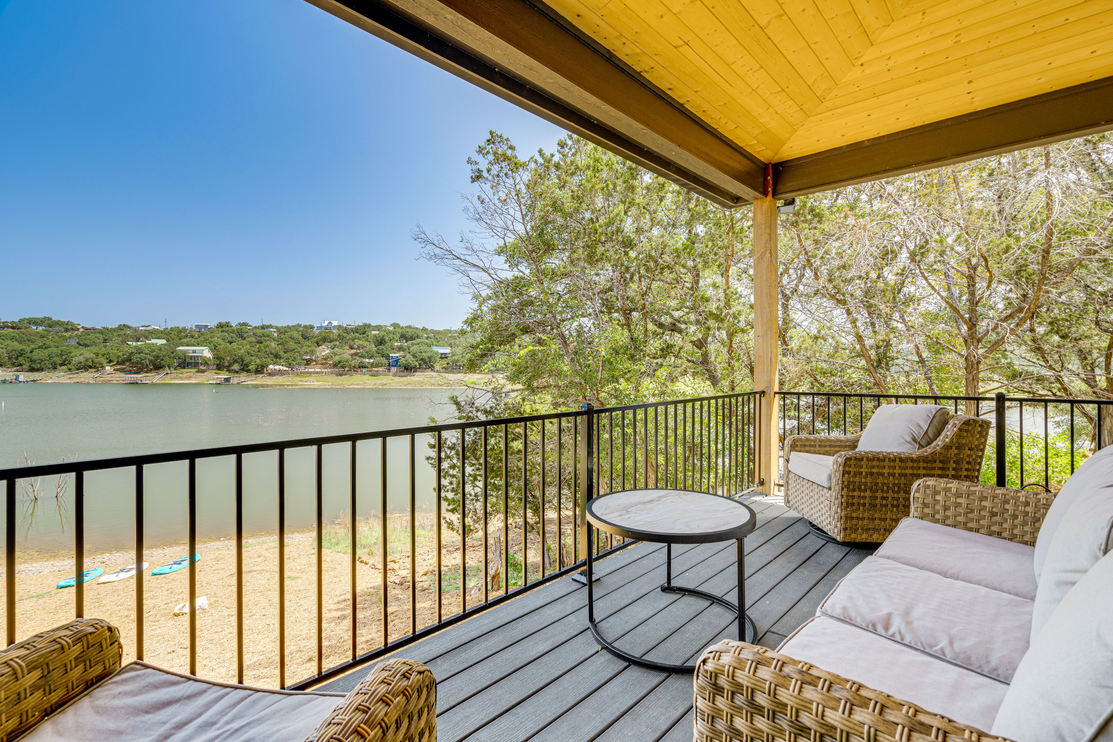 Deck | Outdoor Seating