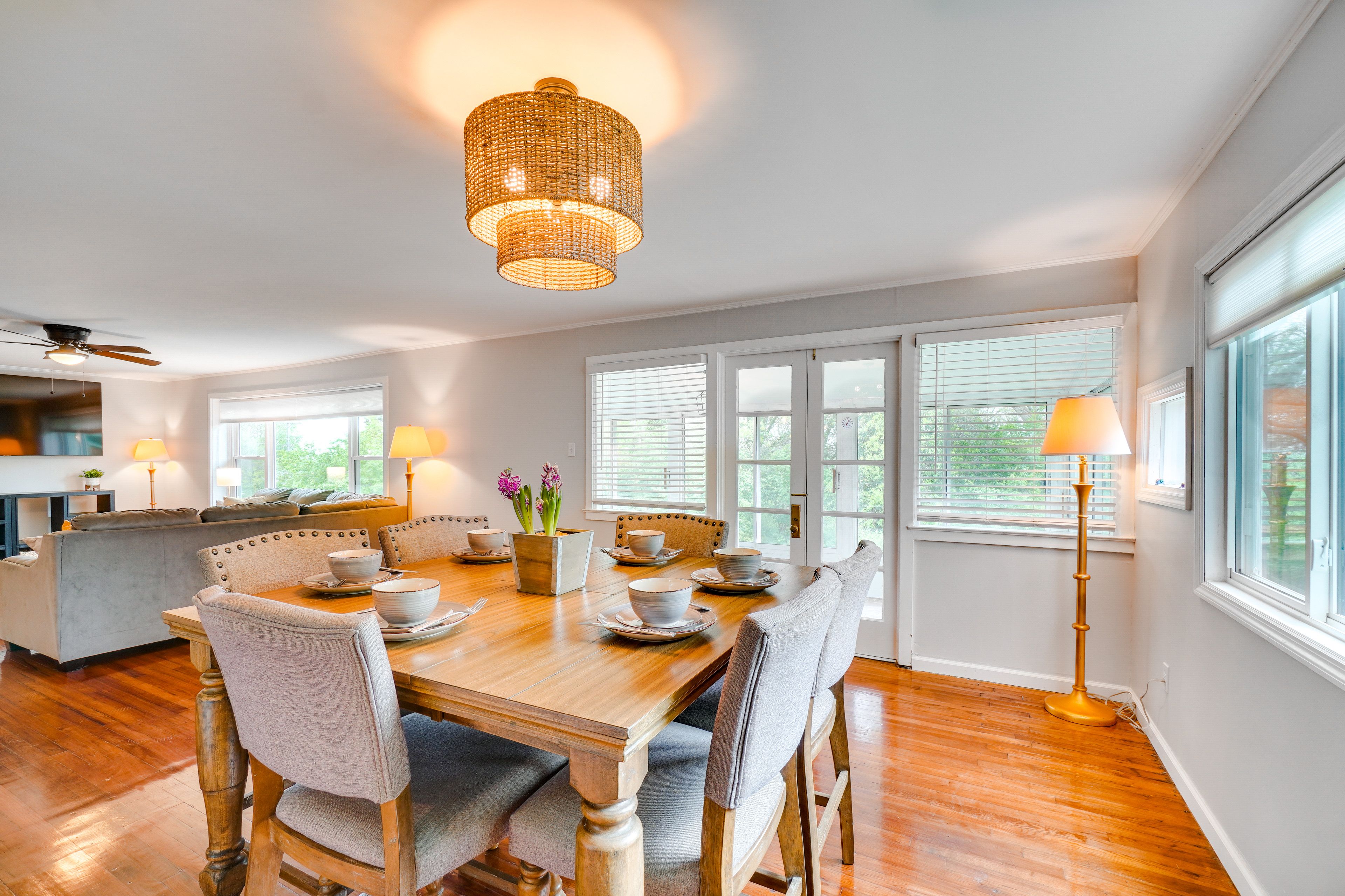 Dining Area | Dishware/Flatware