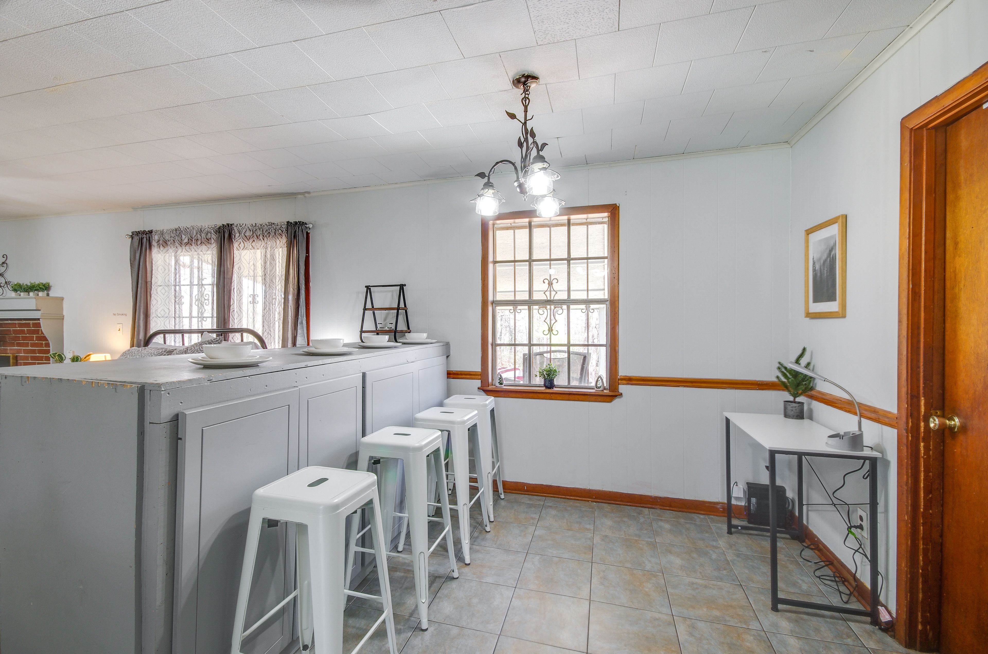 Dining Nook | Workstation
