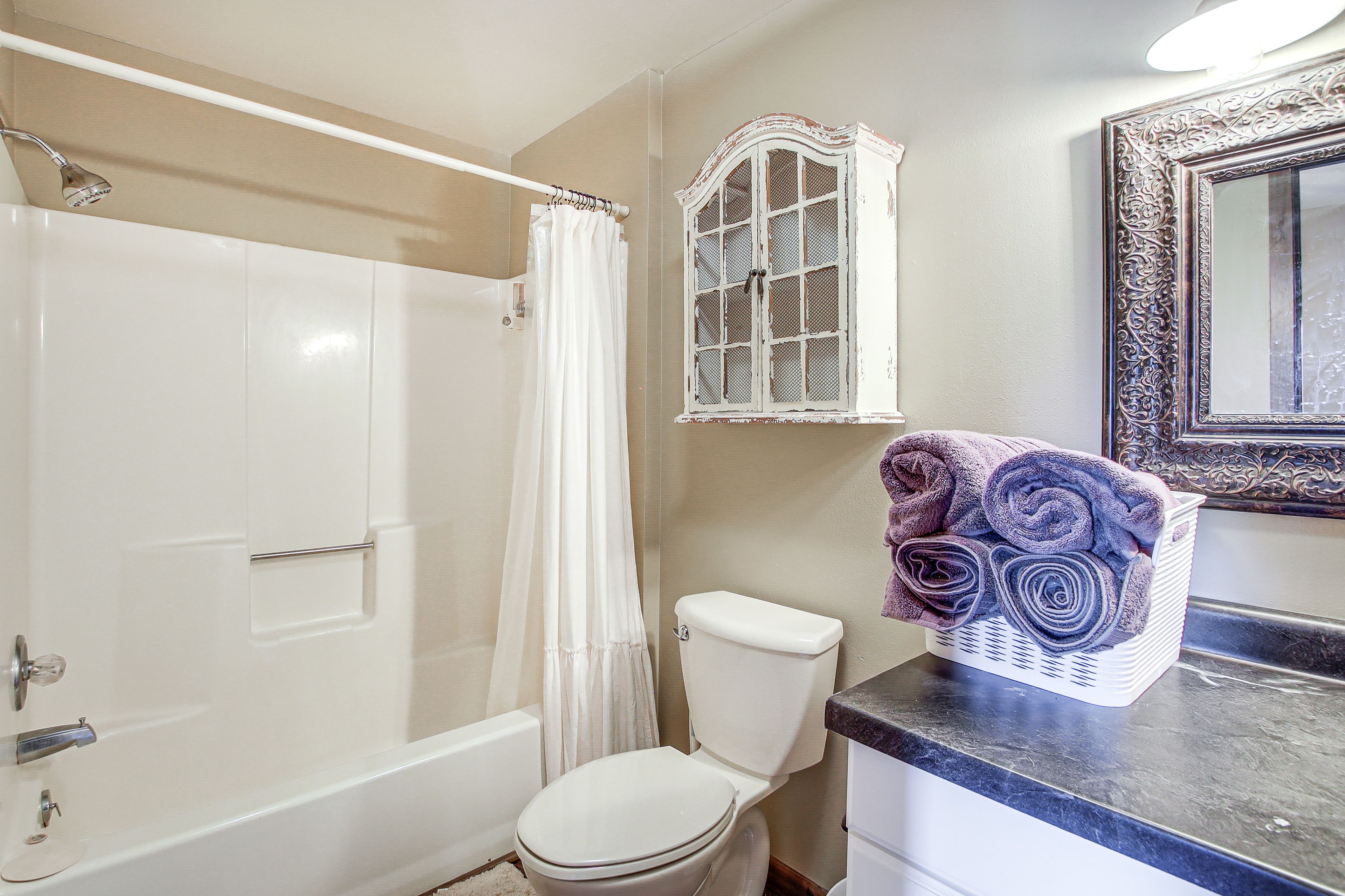 Full Bathroom