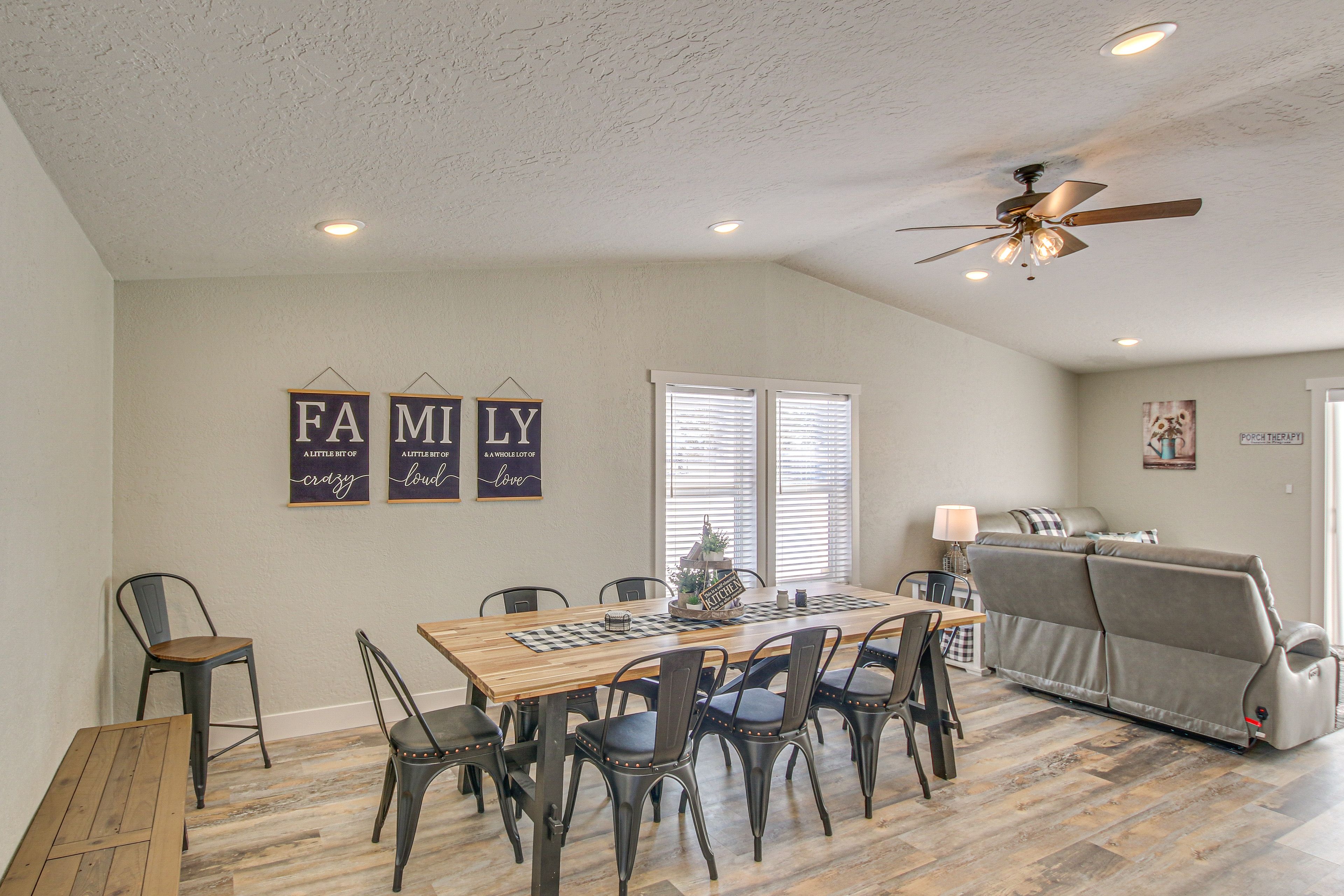 Dining Areas | Dishware/Flatware | Trash Bags/Paper Towels