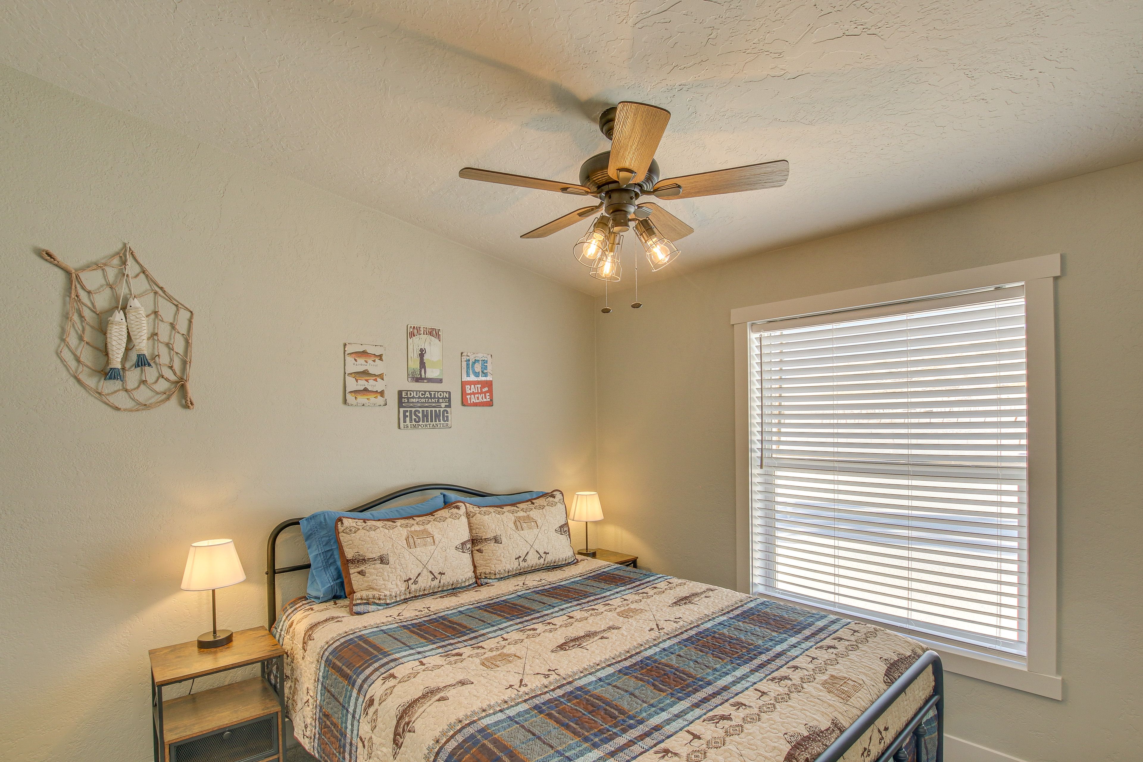 Bedroom 3 | Queen Bed