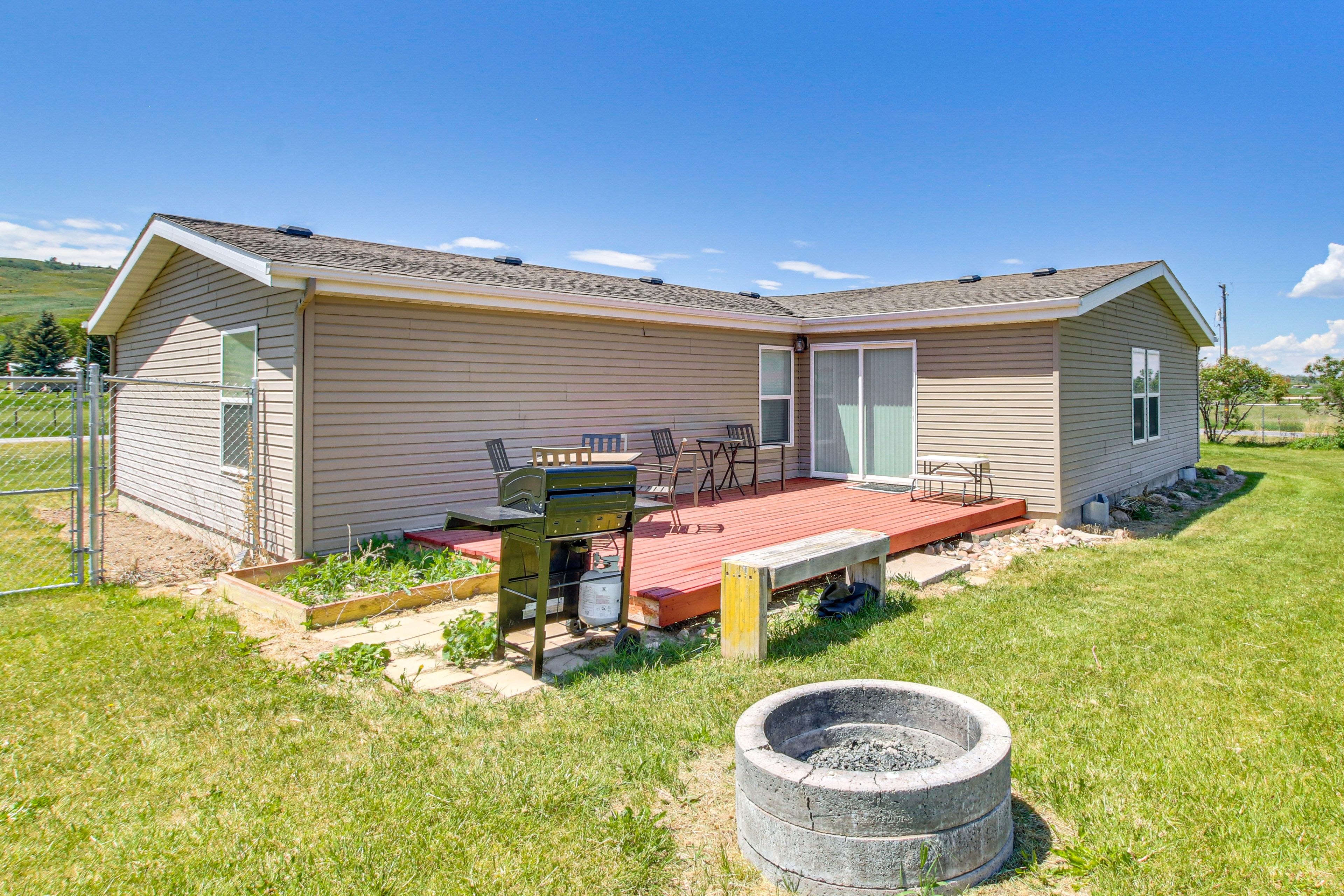 Deck | Gas Grill | Fire Pit
