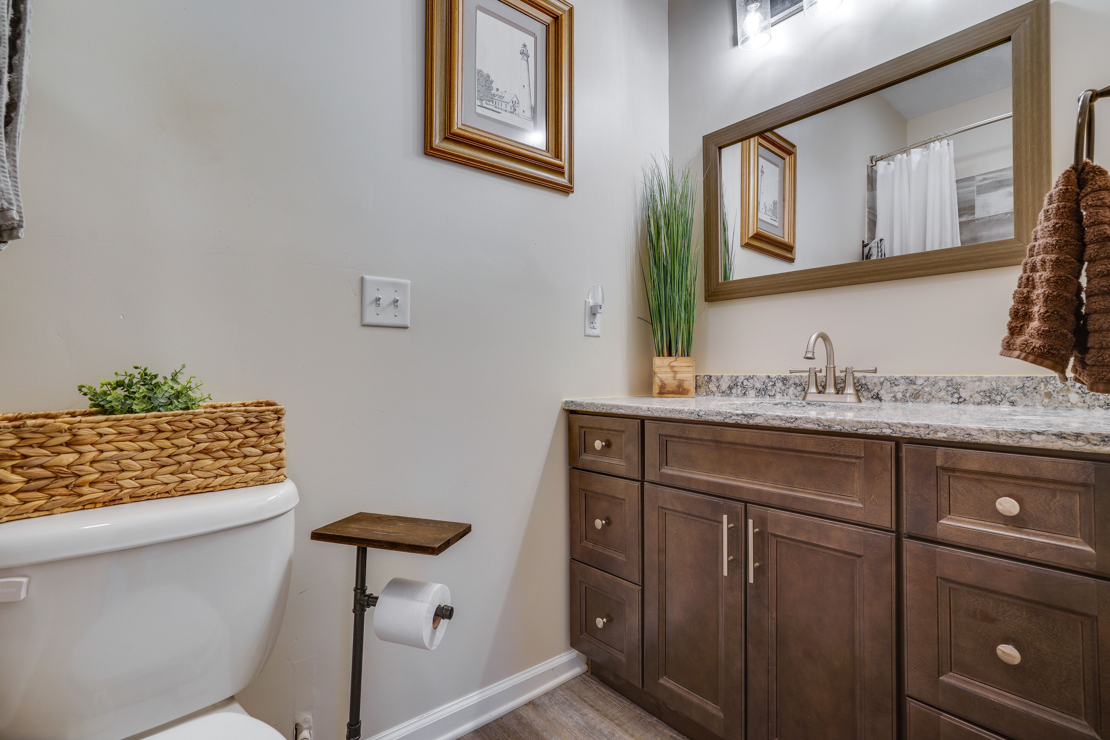 Full Bathroom