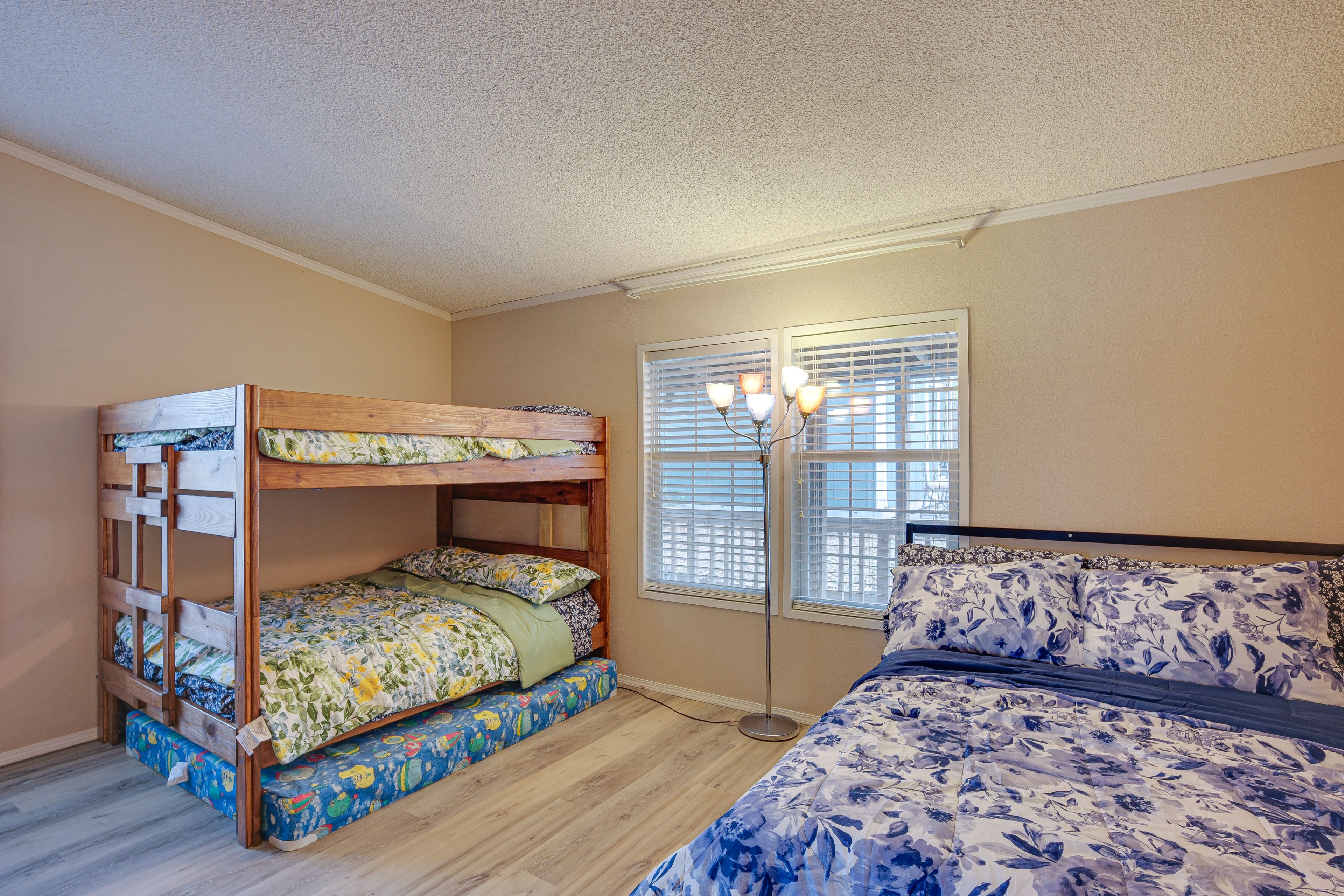 Bedroom 5 | Queen Bed | Full Bunk Bed