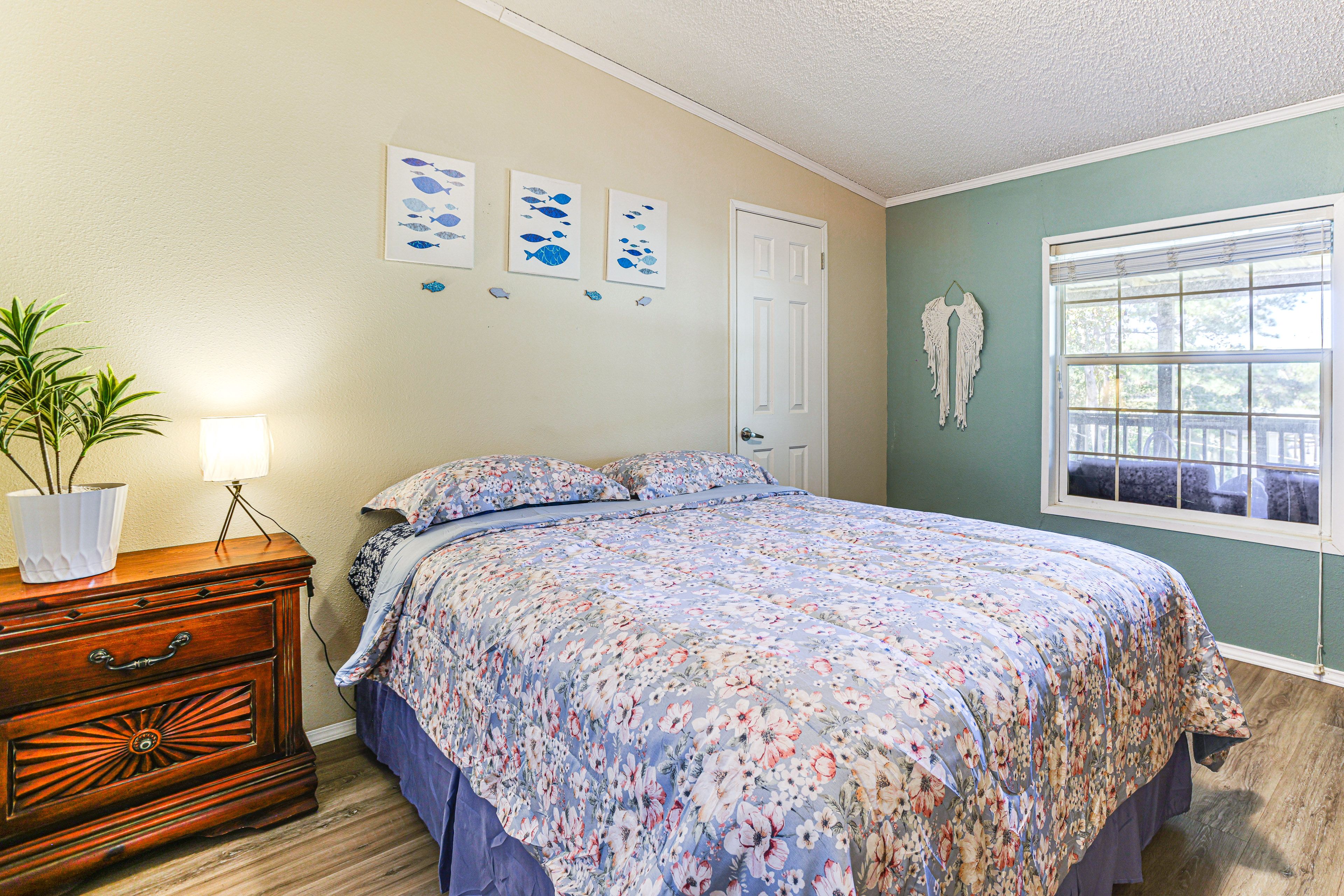 Bedroom 3 | Queen Bed